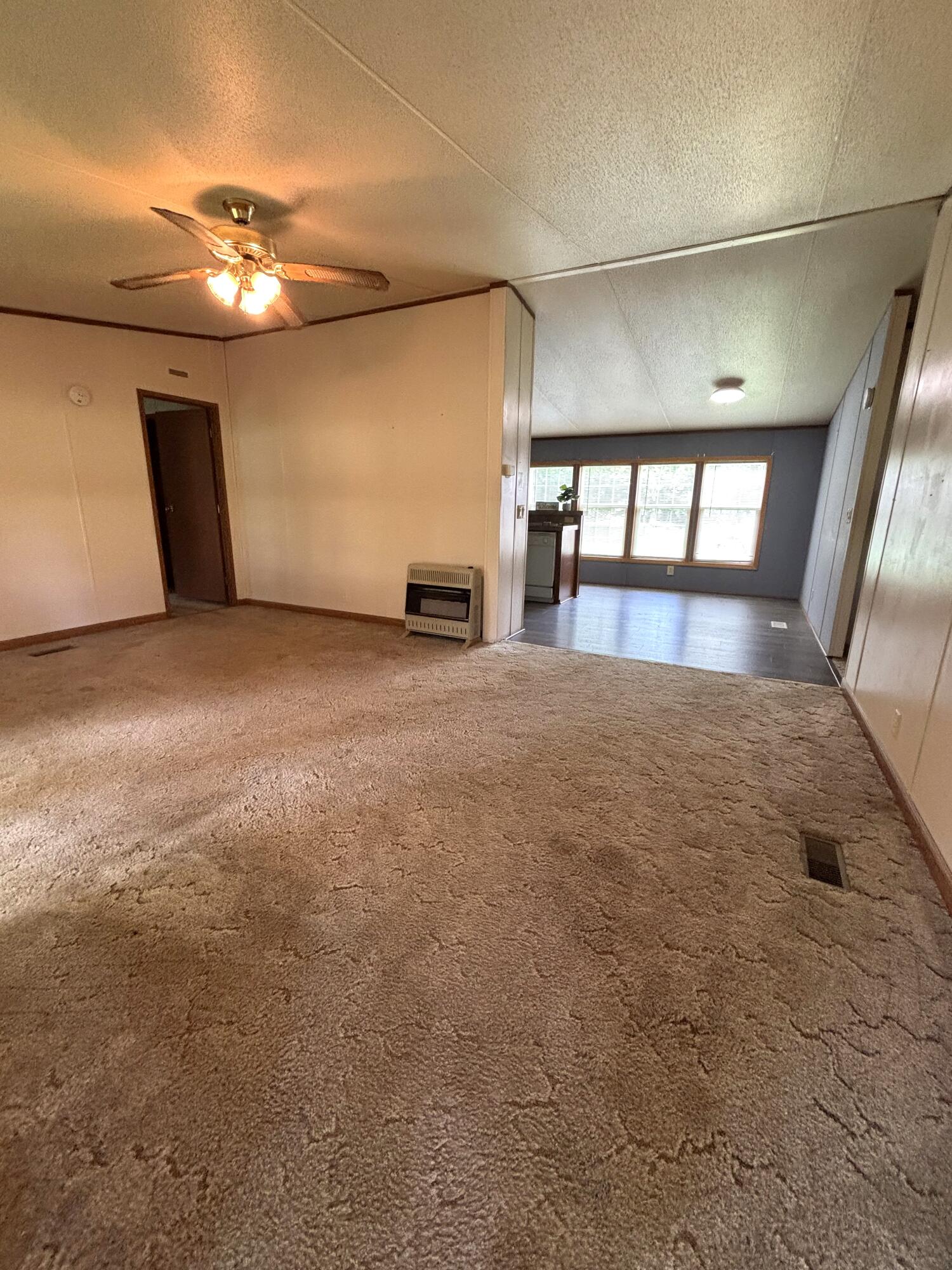 1693 Us-60 Property Photo 4
