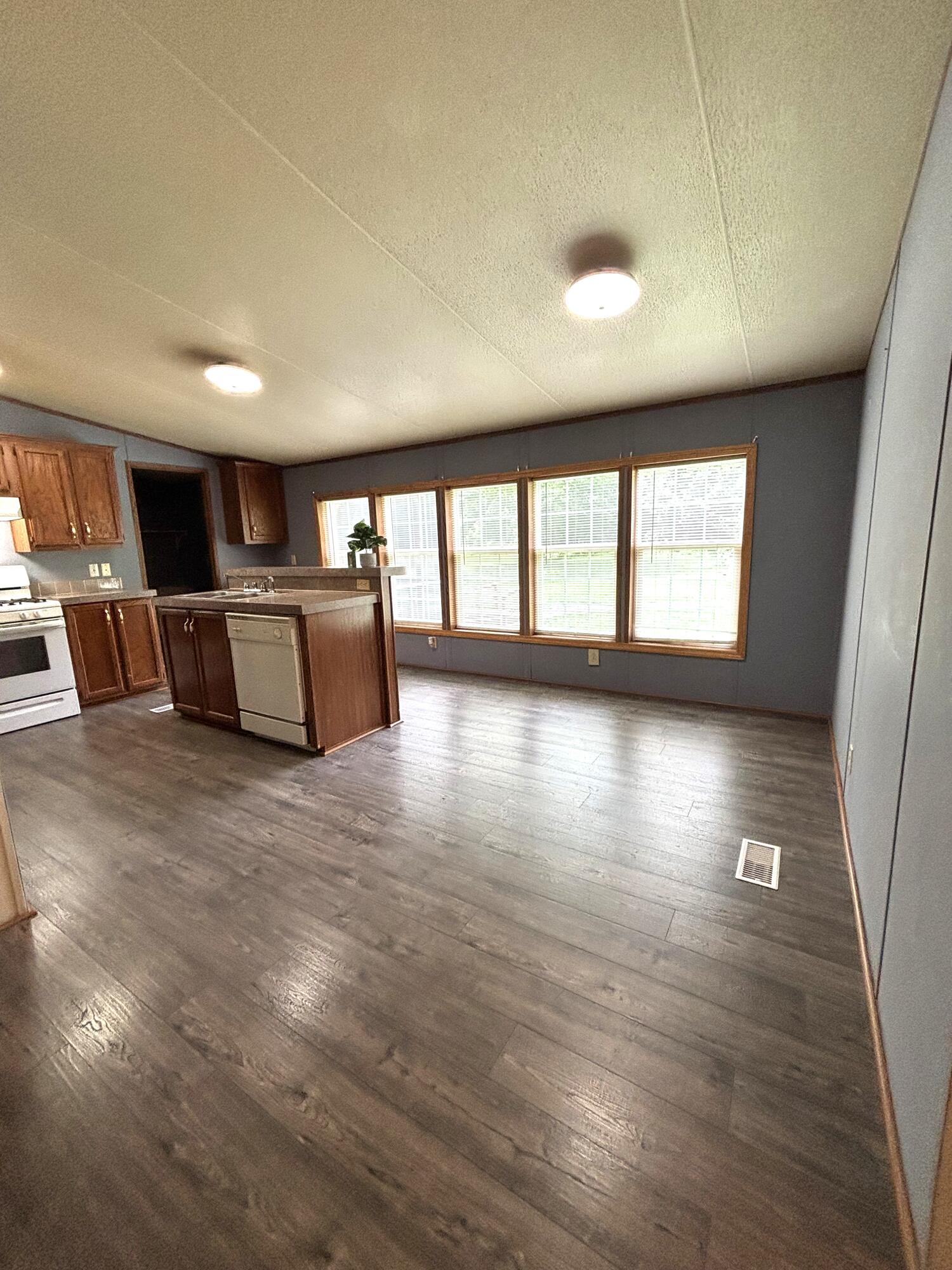 1693 Us-60 Property Photo 5