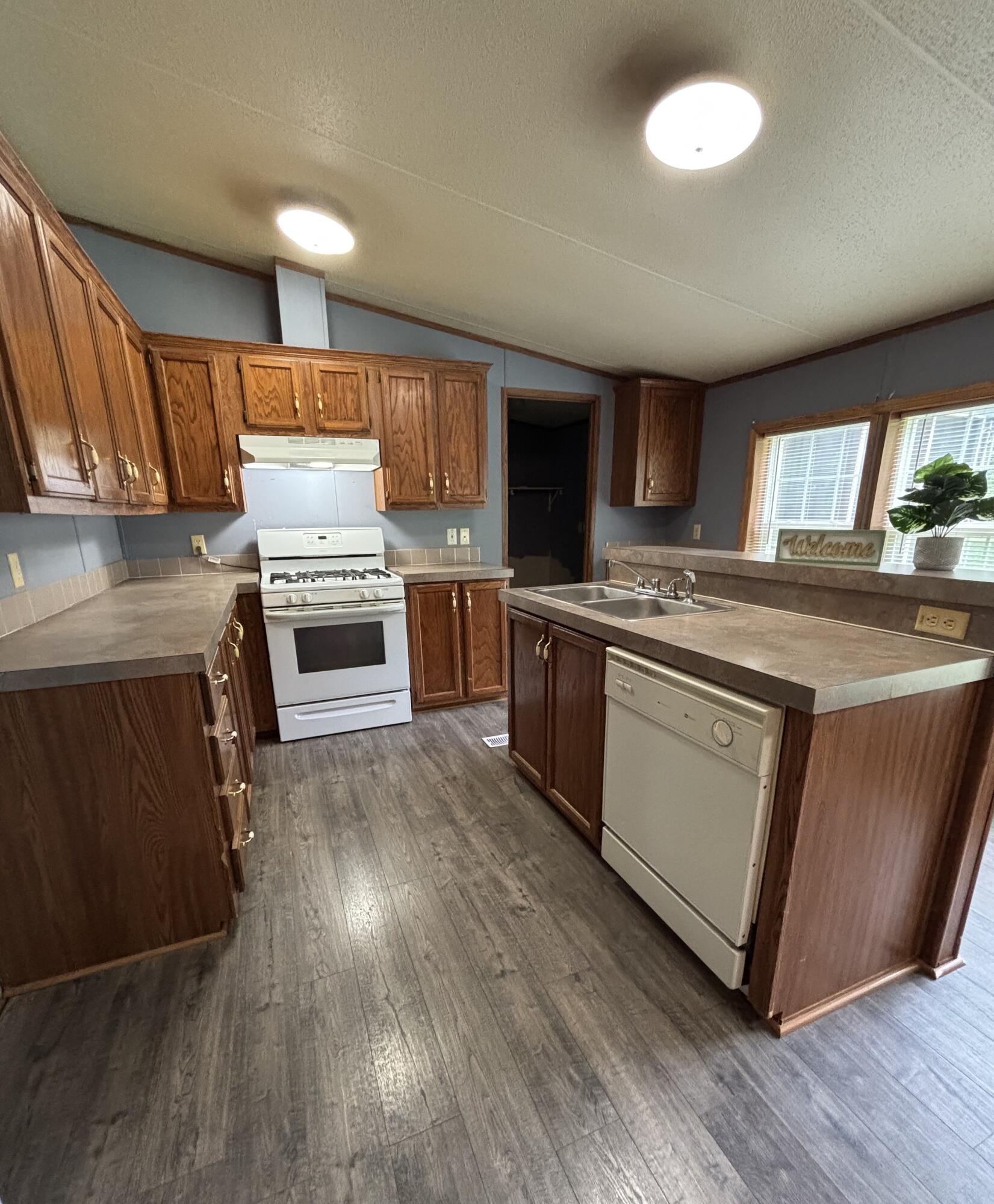1693 Us-60 Property Photo 6