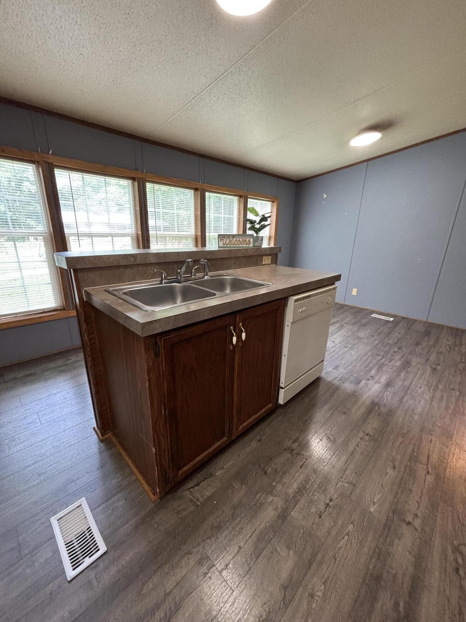 1693 Us-60 Property Photo 7