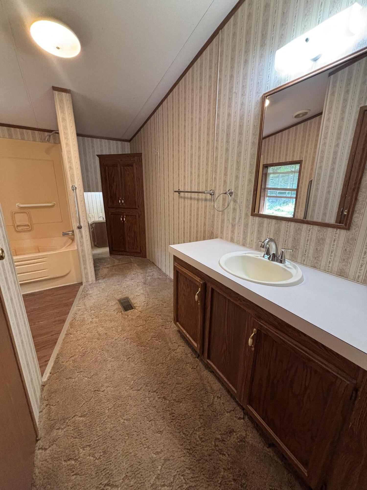 1693 Us-60 Property Photo 13