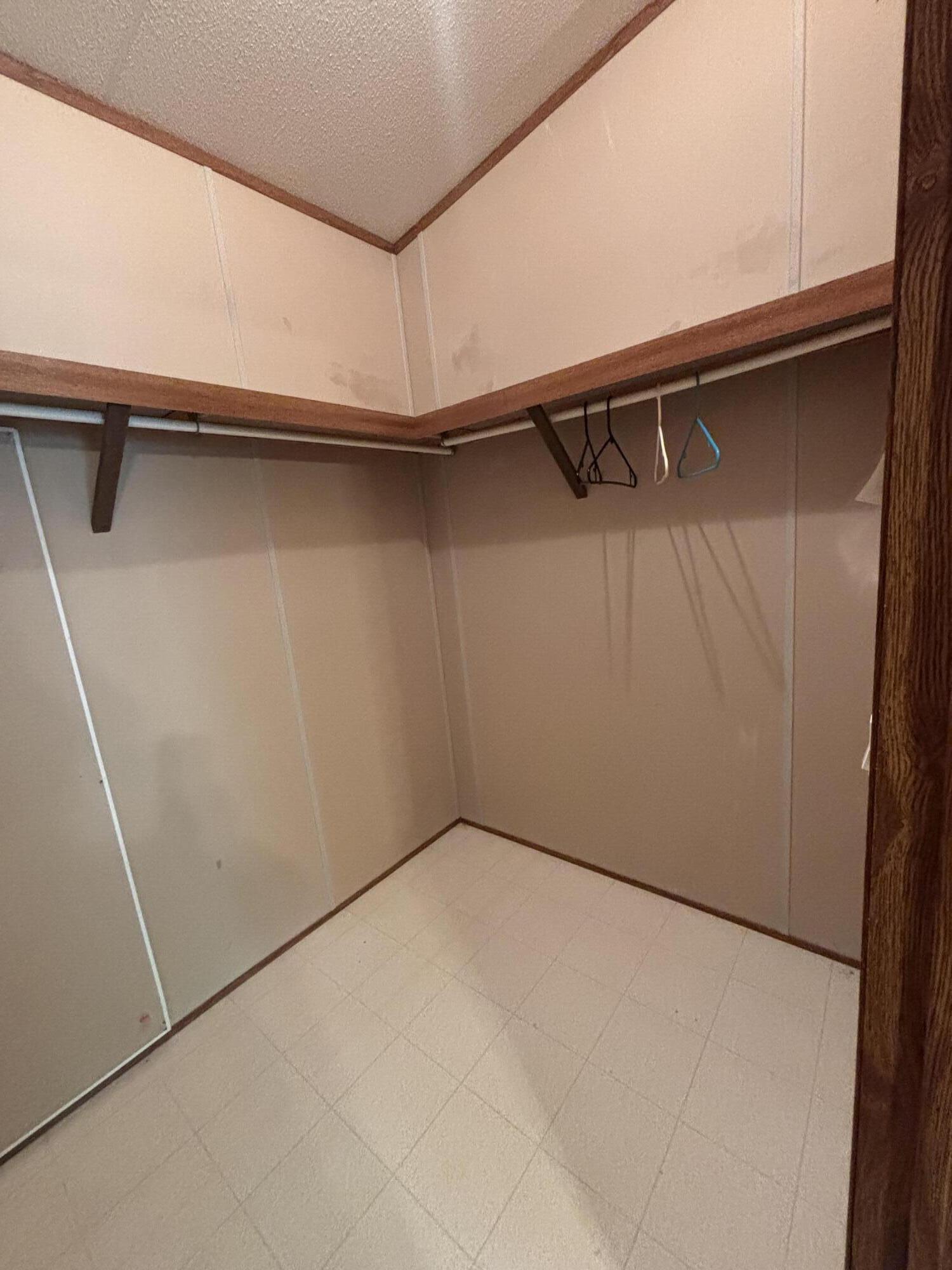 1693 Us-60 Property Photo 15