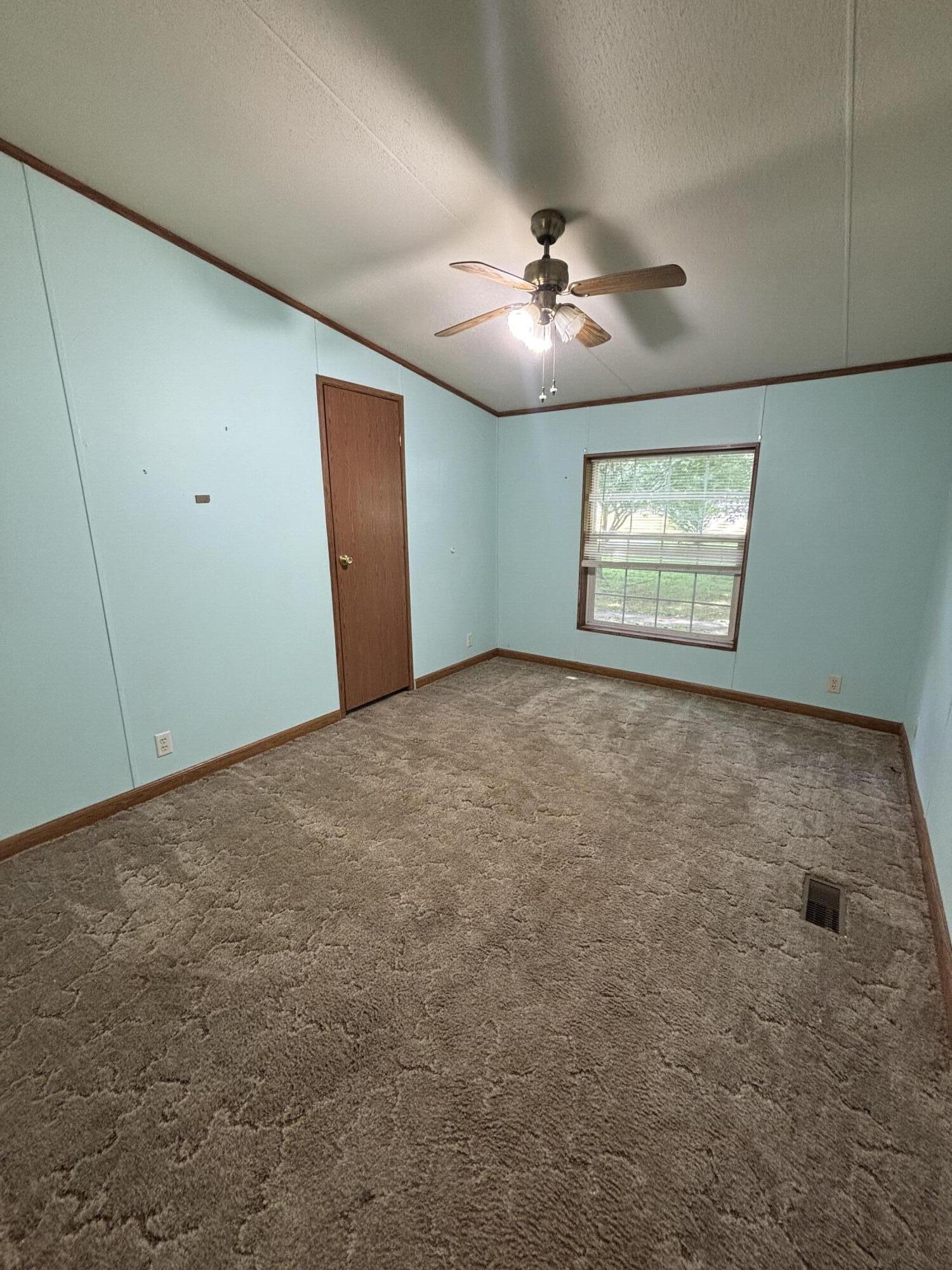 1693 Us-60 Property Photo 16