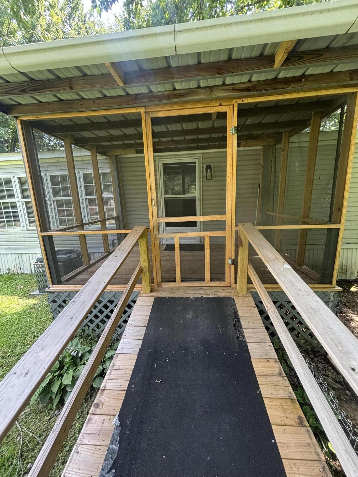 1693 Us-60 Property Photo 19