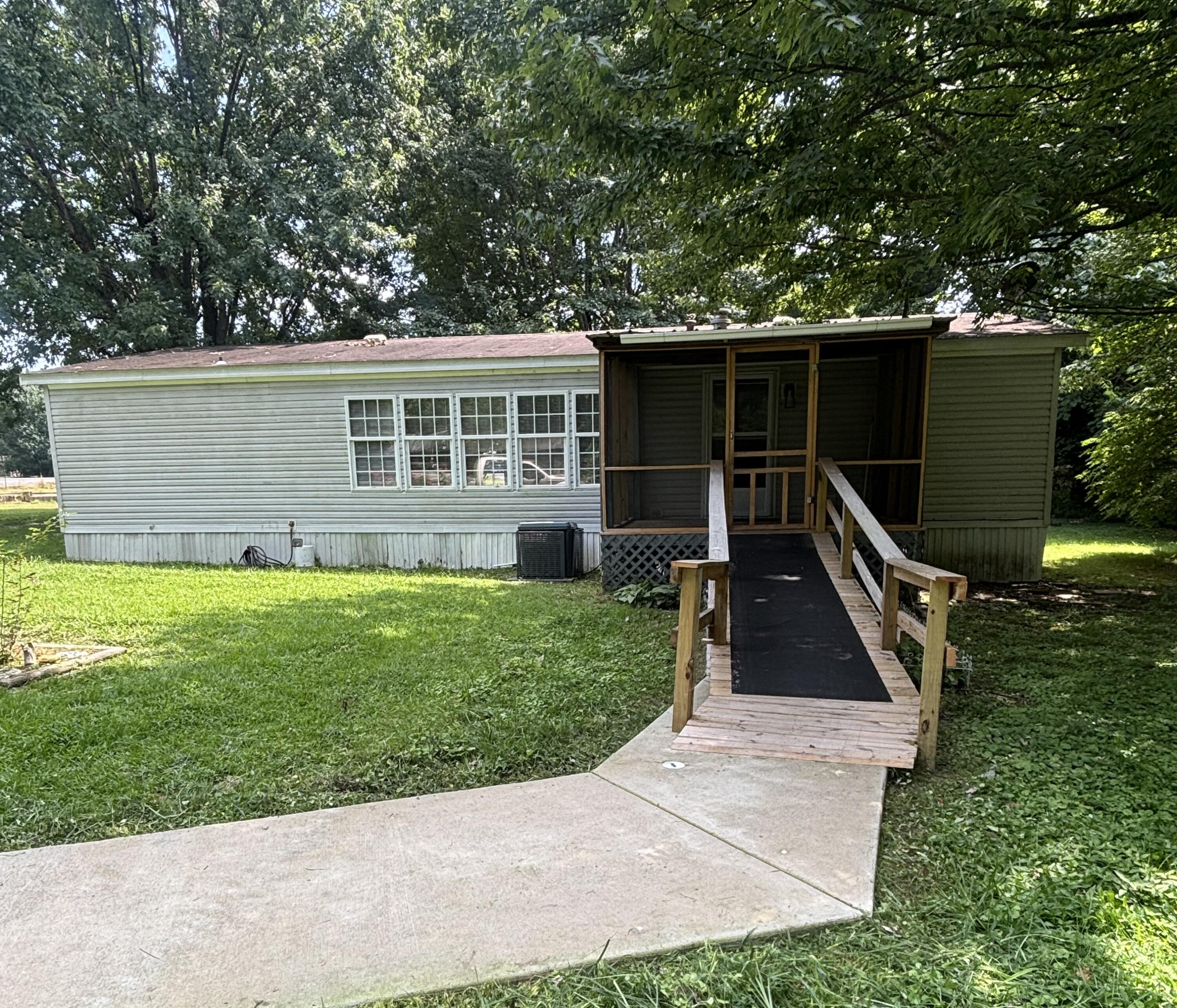 1693 Us-60 Property Photo 25
