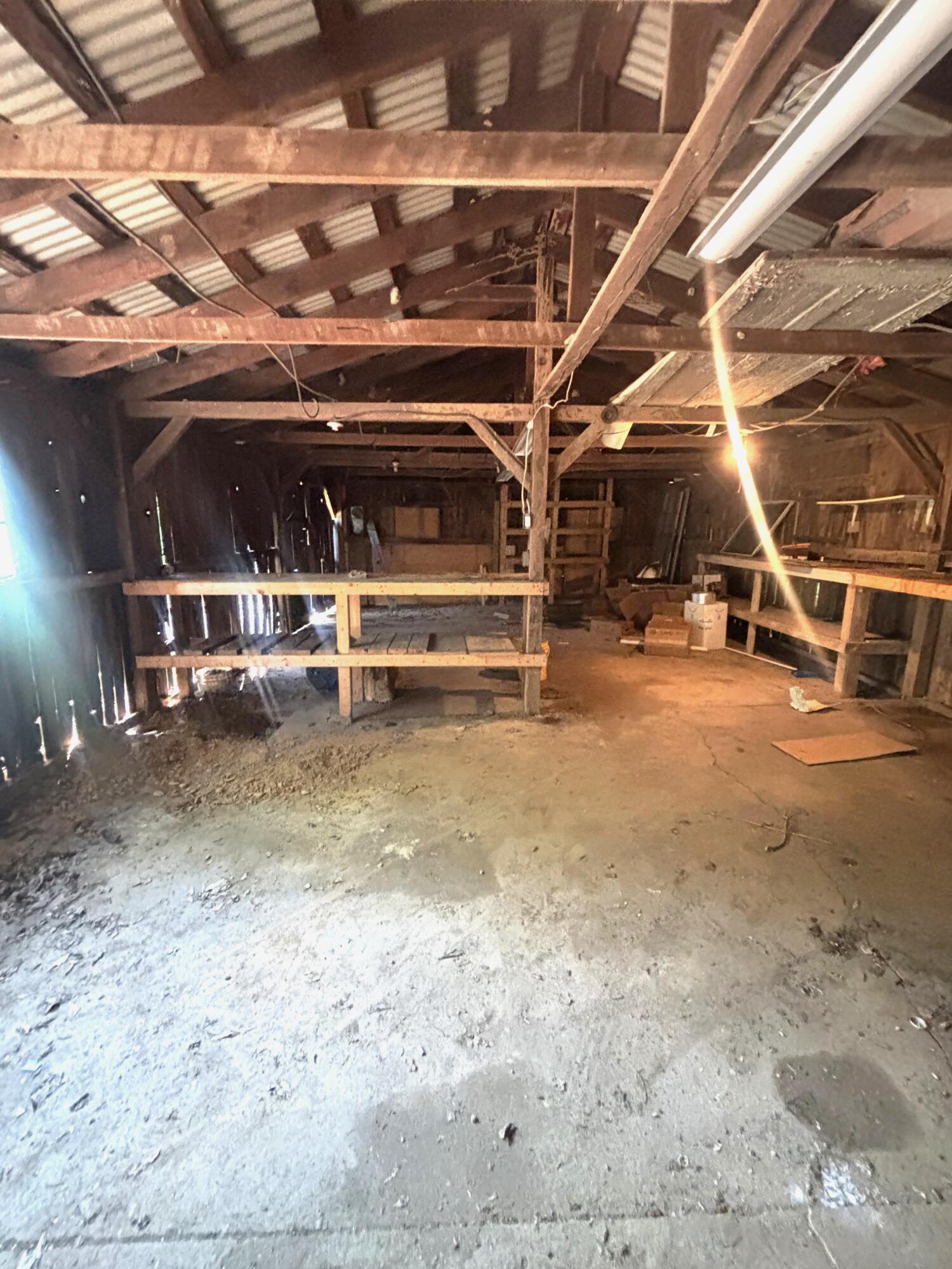 1693 Us-60 Property Photo 27