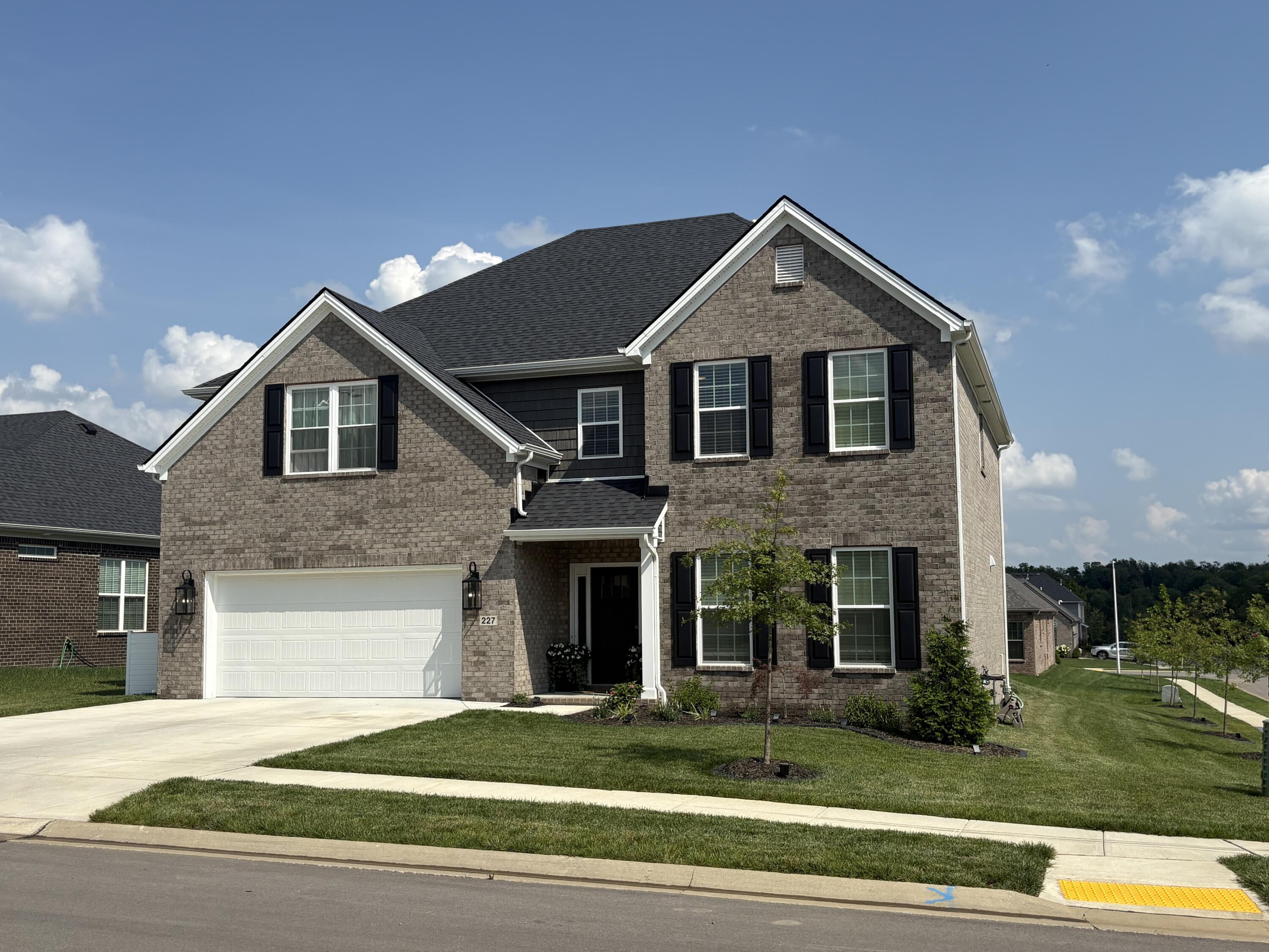 227 Squires Circle Property Photo 1