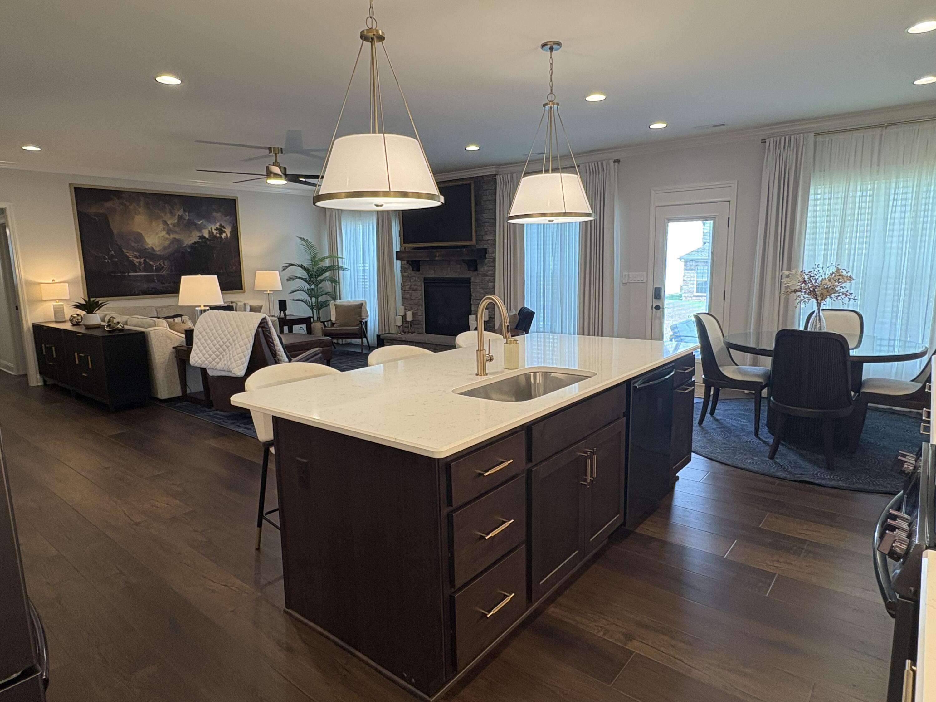 227 Squires Circle Property Photo 4