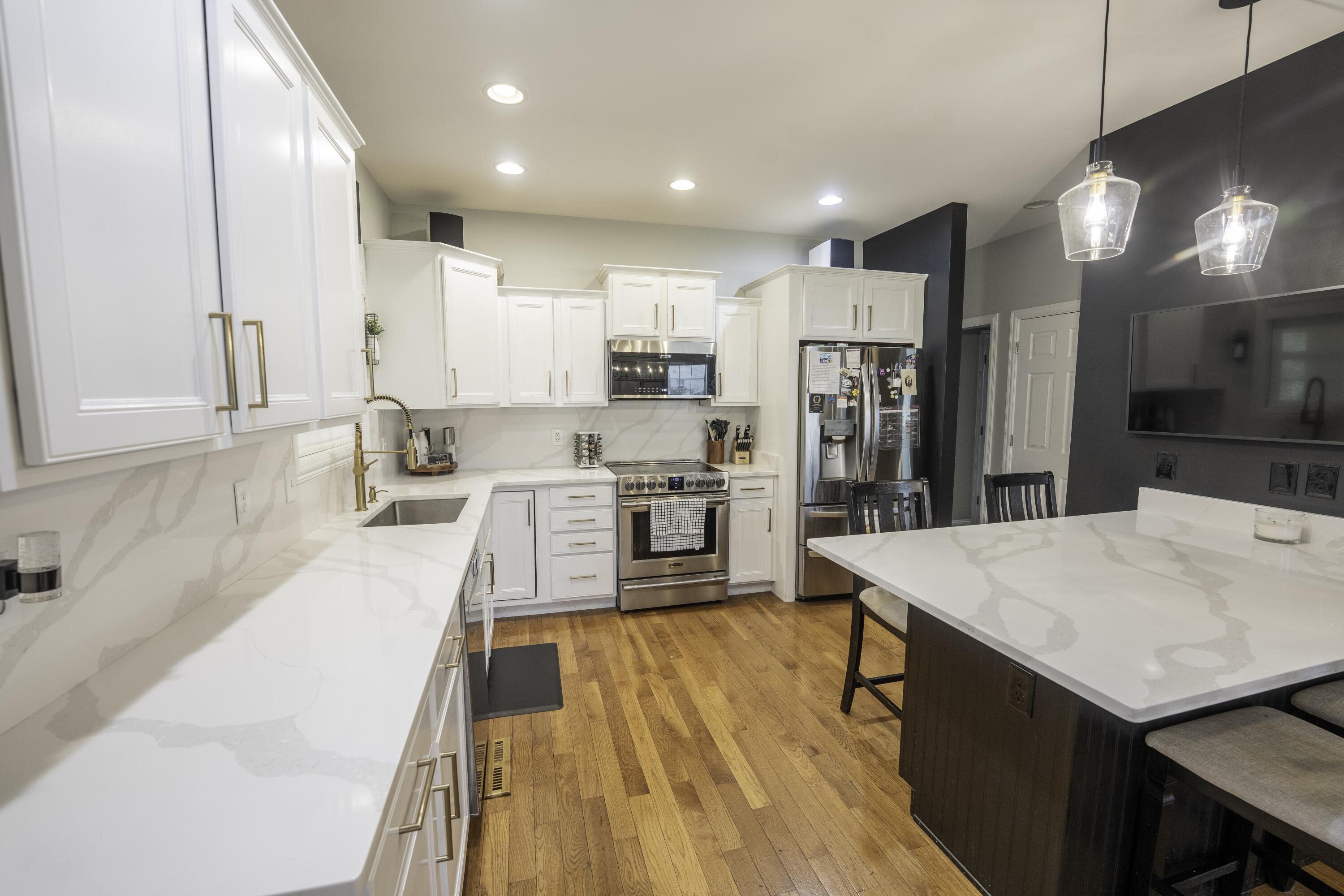 389 Hays Boulevard Property Photo 6