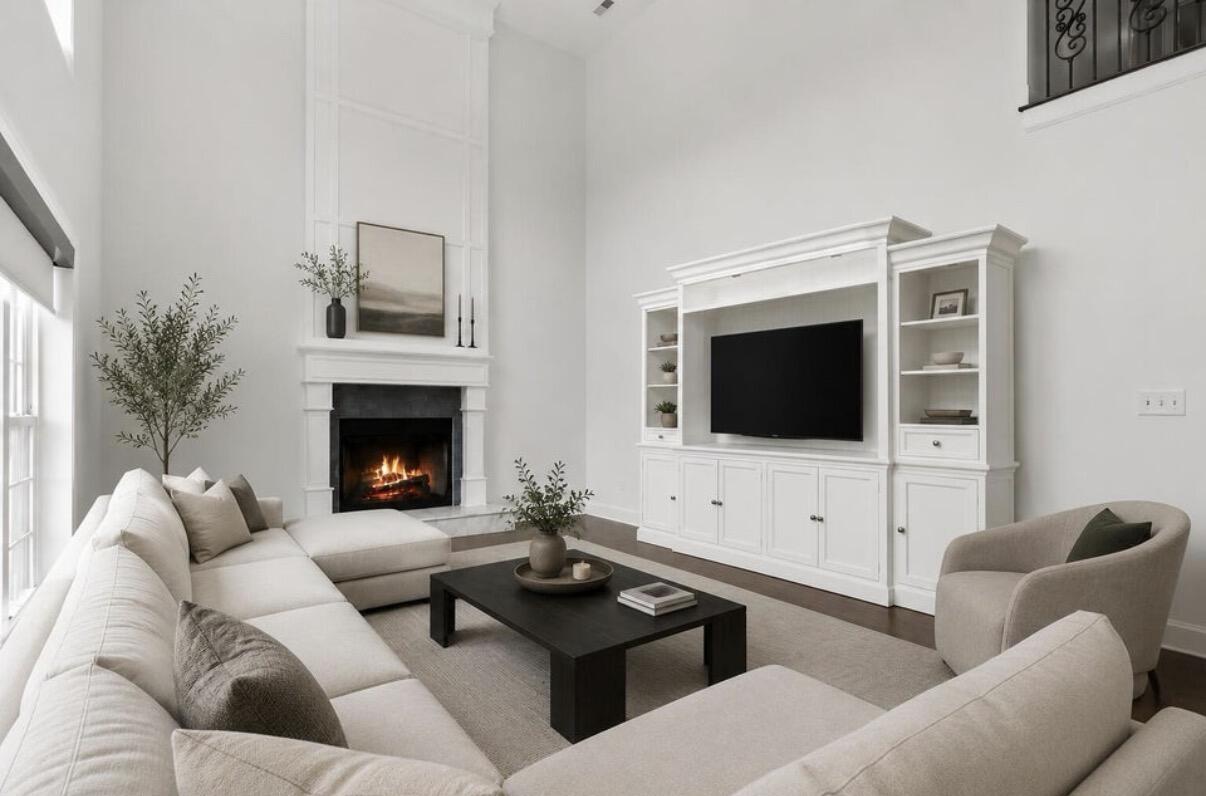1022 Forest Hill Drive Property Photo 8
