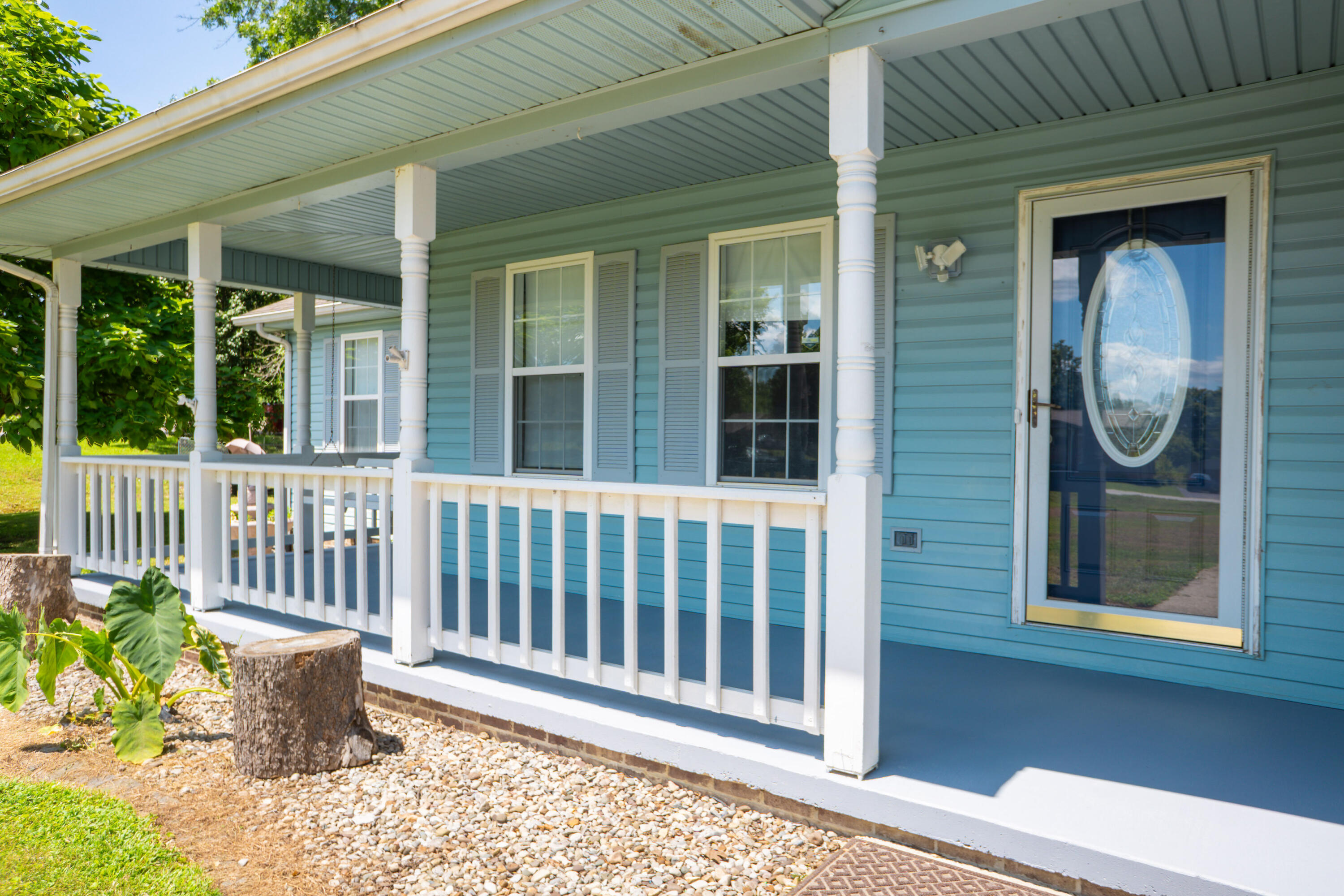 157 Woods Point Drive Property Photo 4