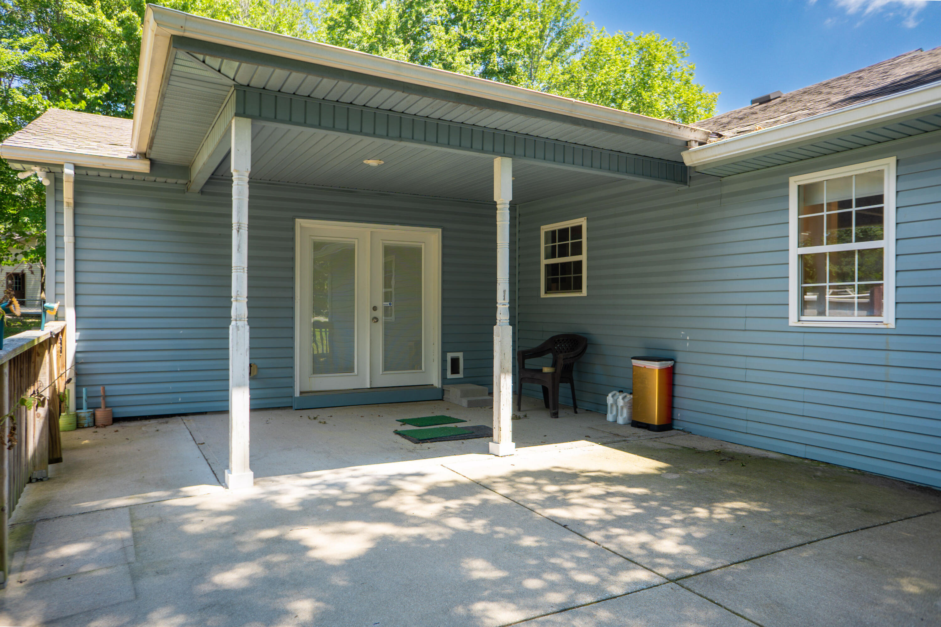 157 Woods Point Drive Property Photo 6