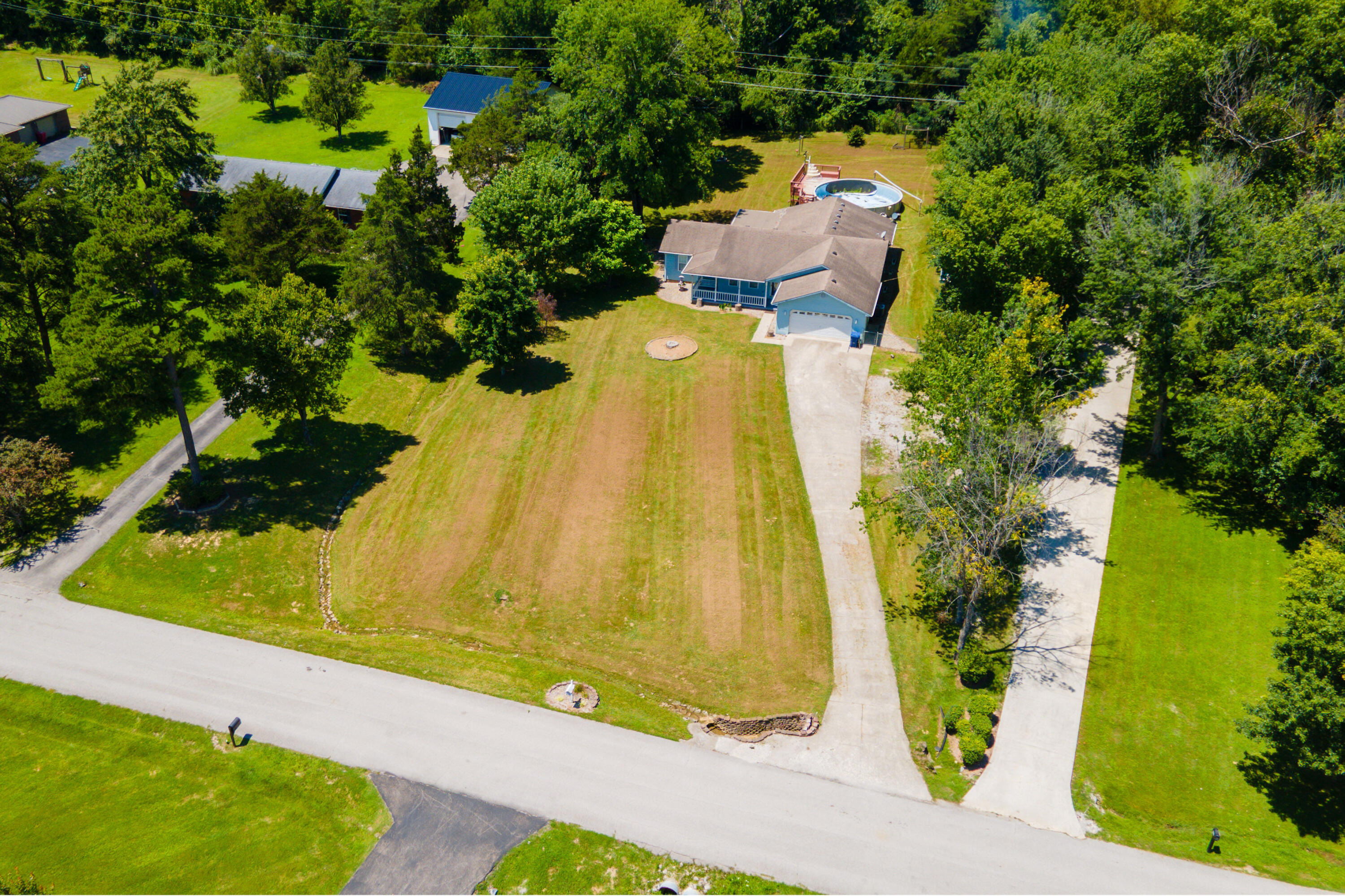 157 Woods Point Drive Property Photo 8