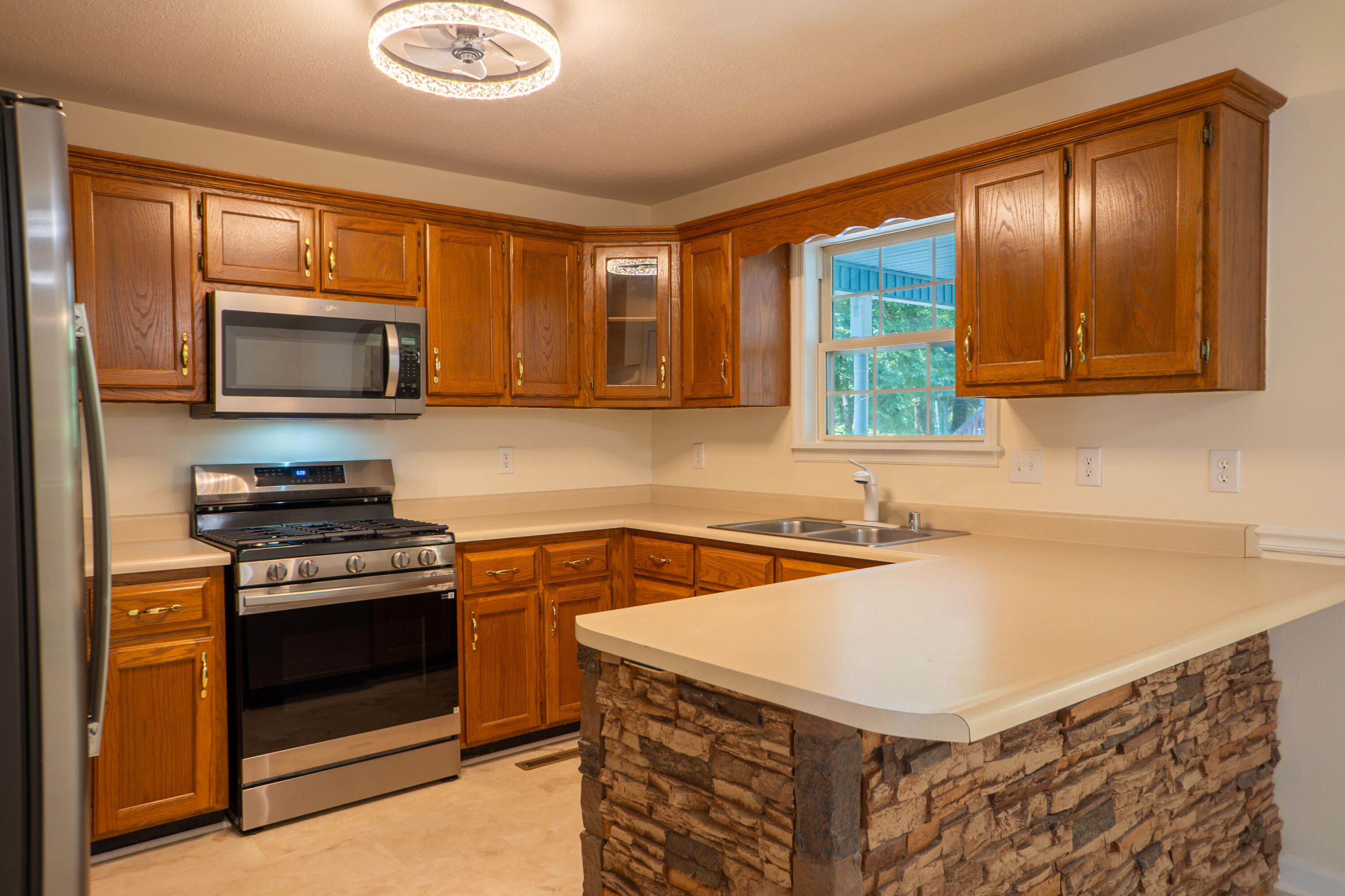 157 Woods Point Drive Property Photo 8