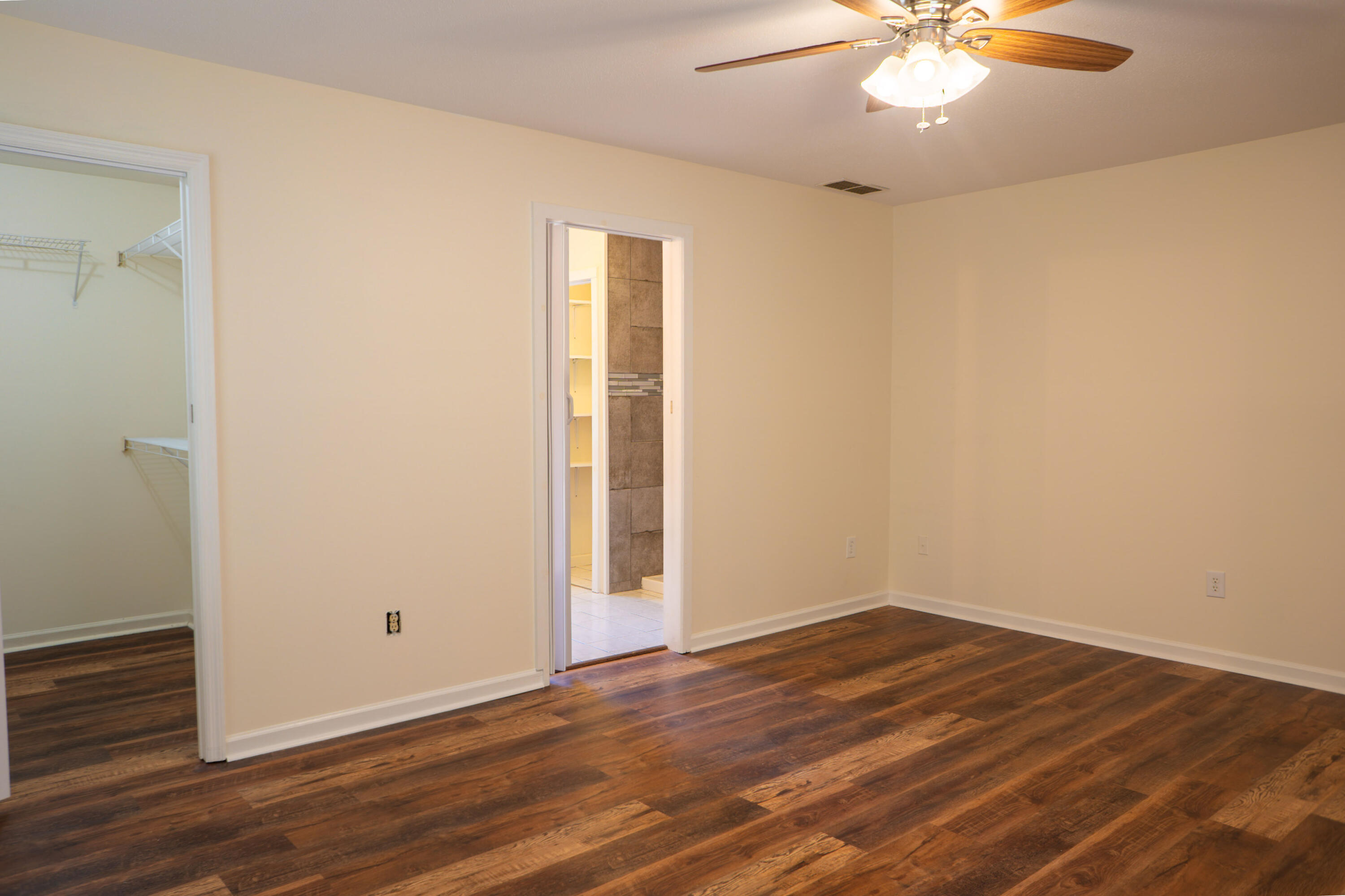 157 Woods Point Drive Property Photo 12