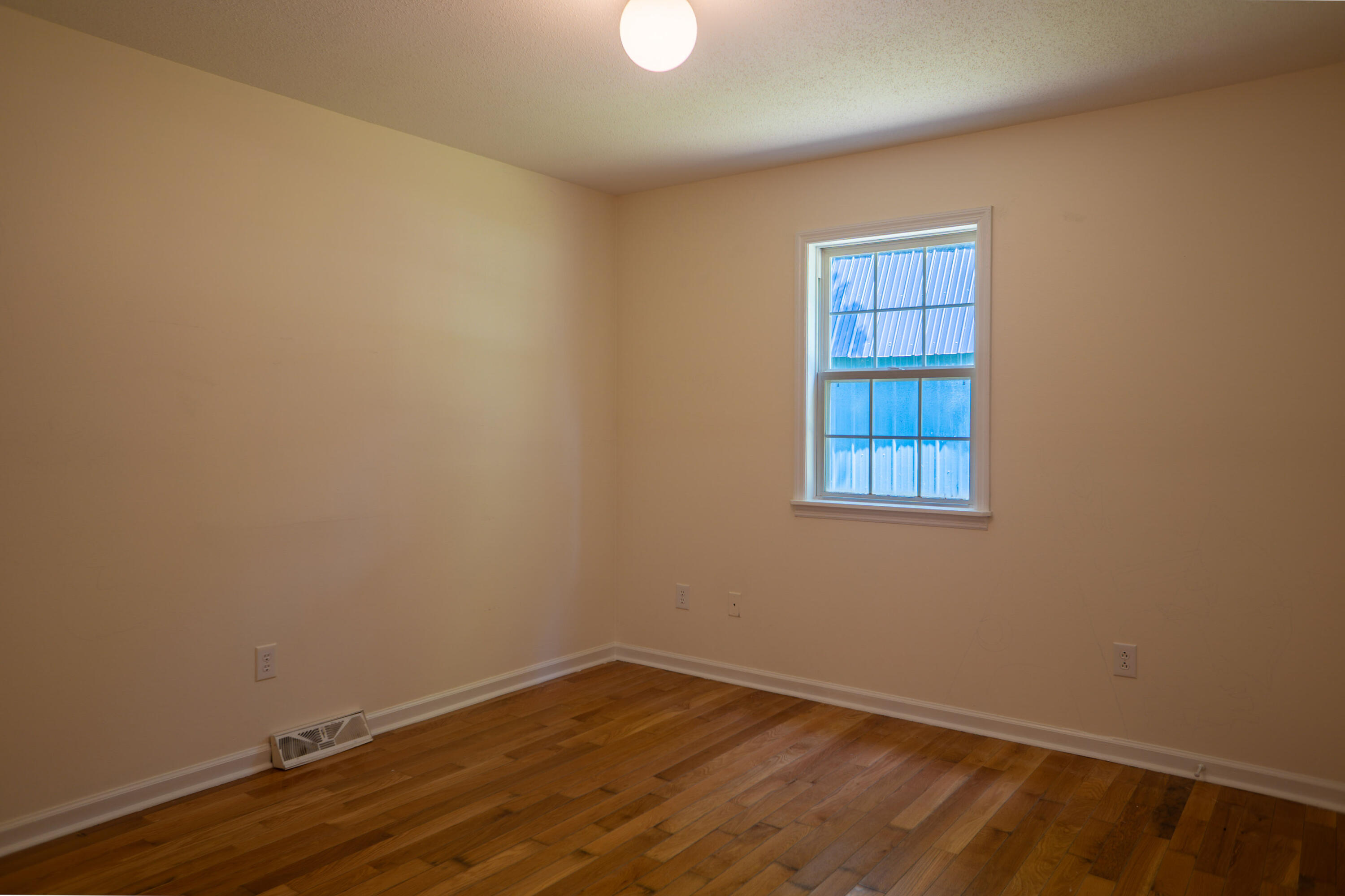 157 Woods Point Drive Property Photo 13