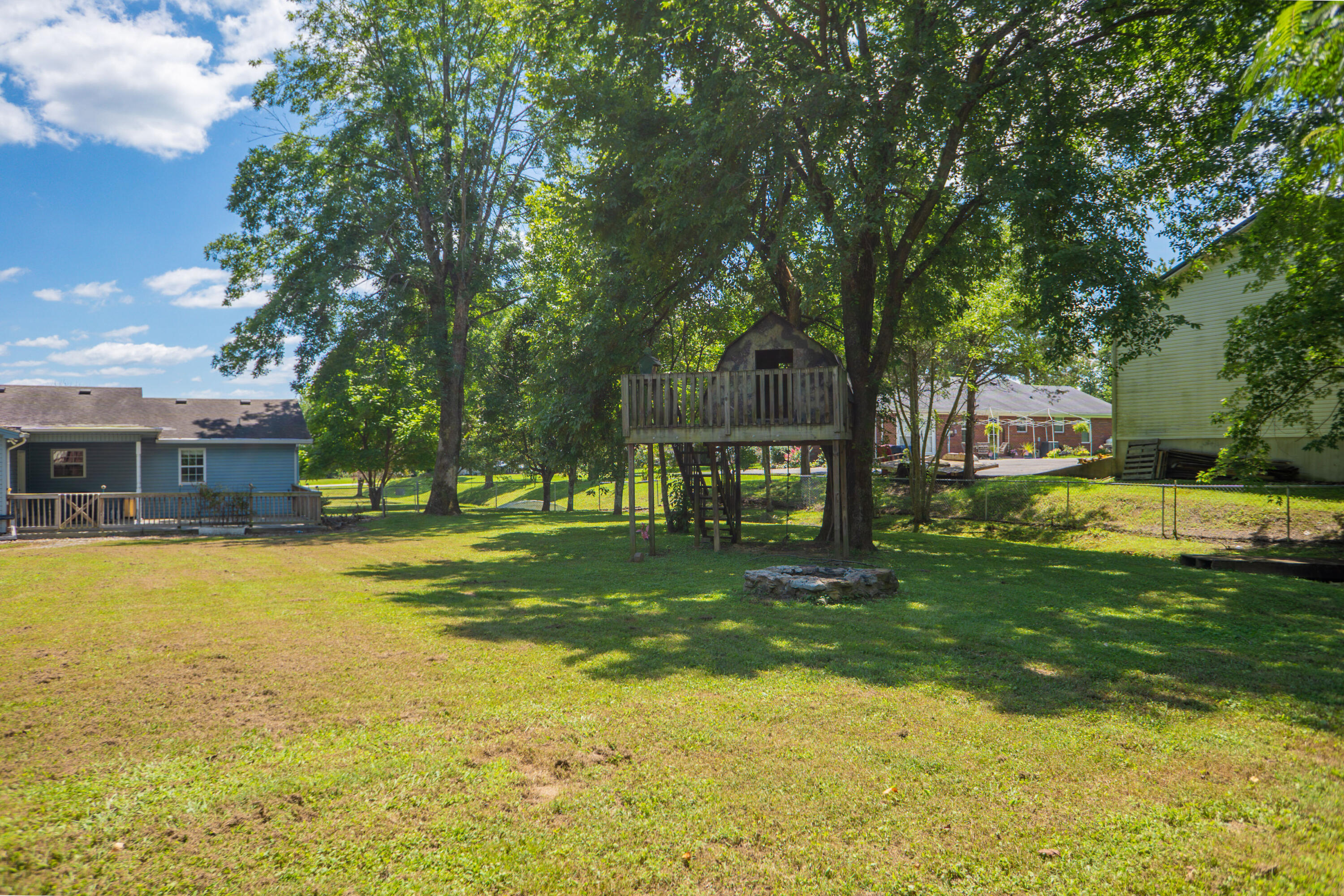 157 Woods Point Drive Property Photo 19