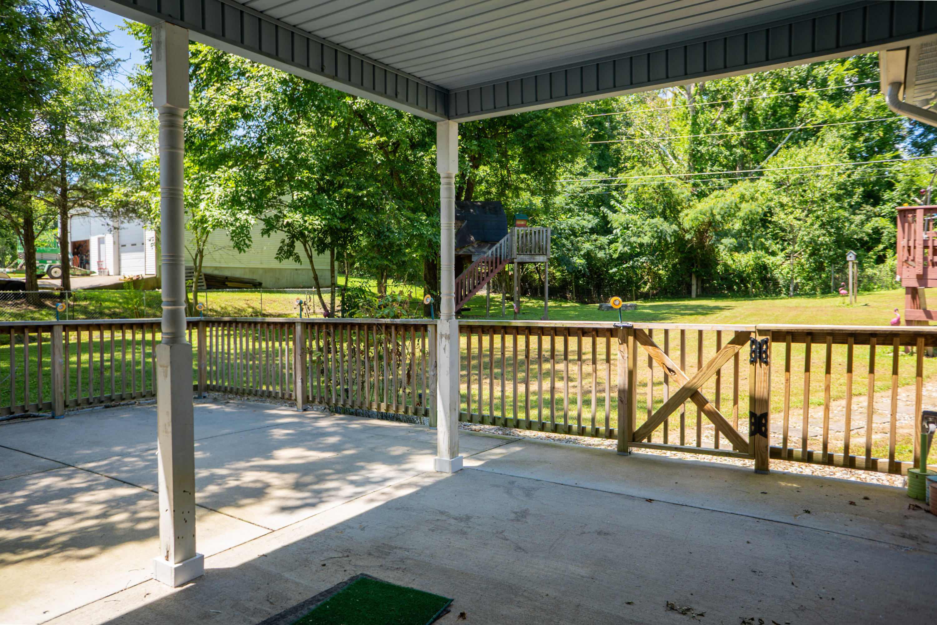 157 Woods Point Drive Property Photo 26