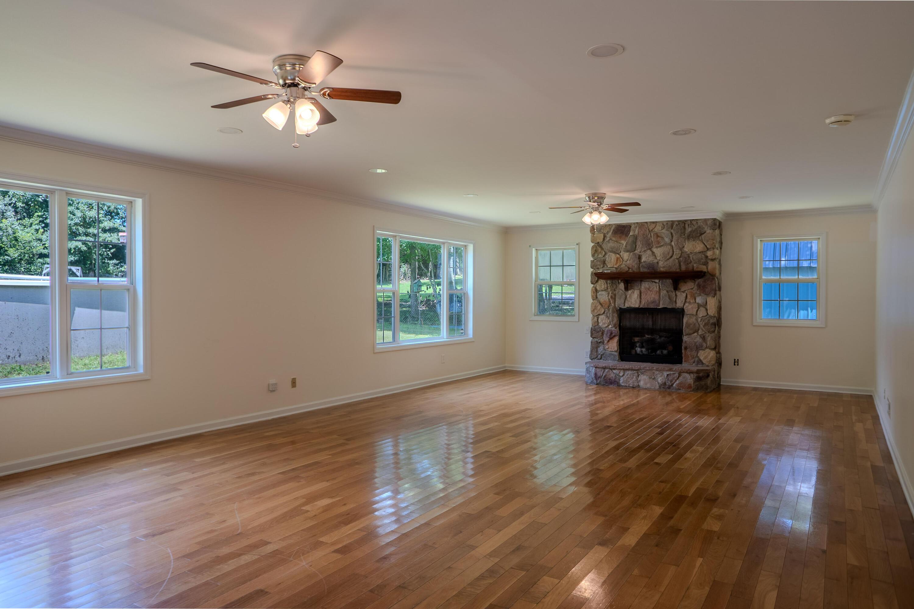 157 Woods Point Drive Property Photo 45