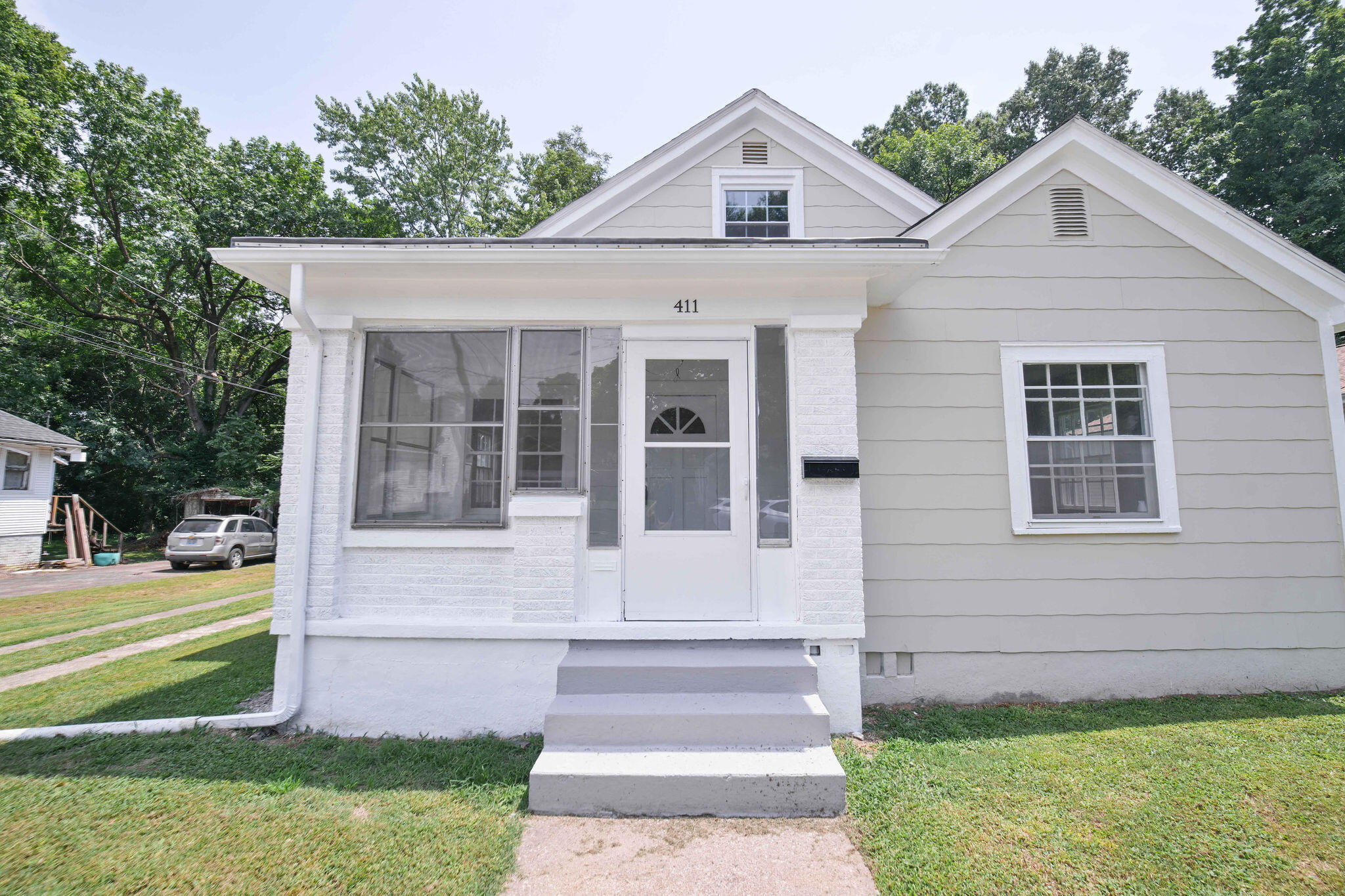 411 N College Street Property Photo 2