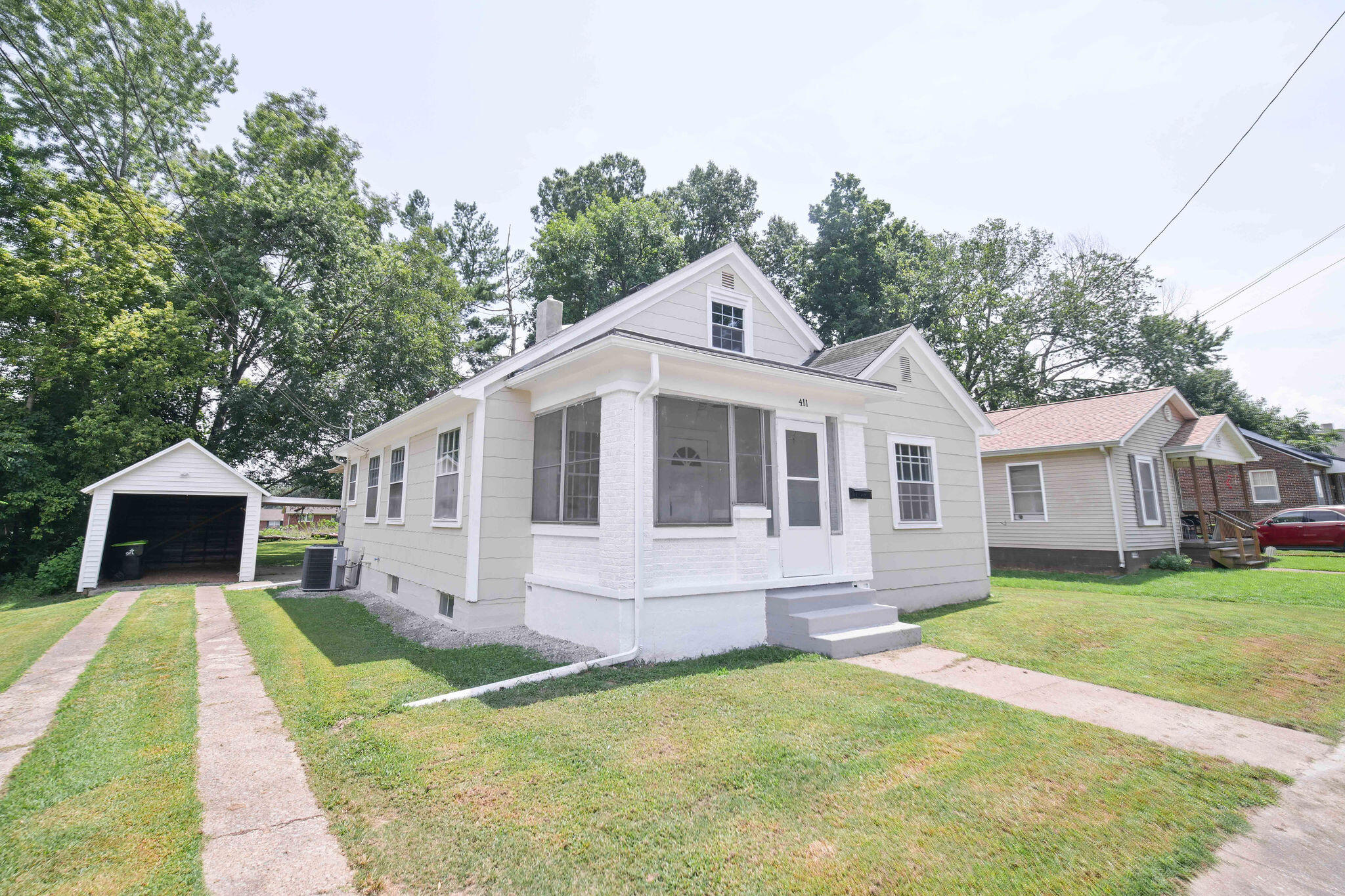 411 N College Street Property Photo 3
