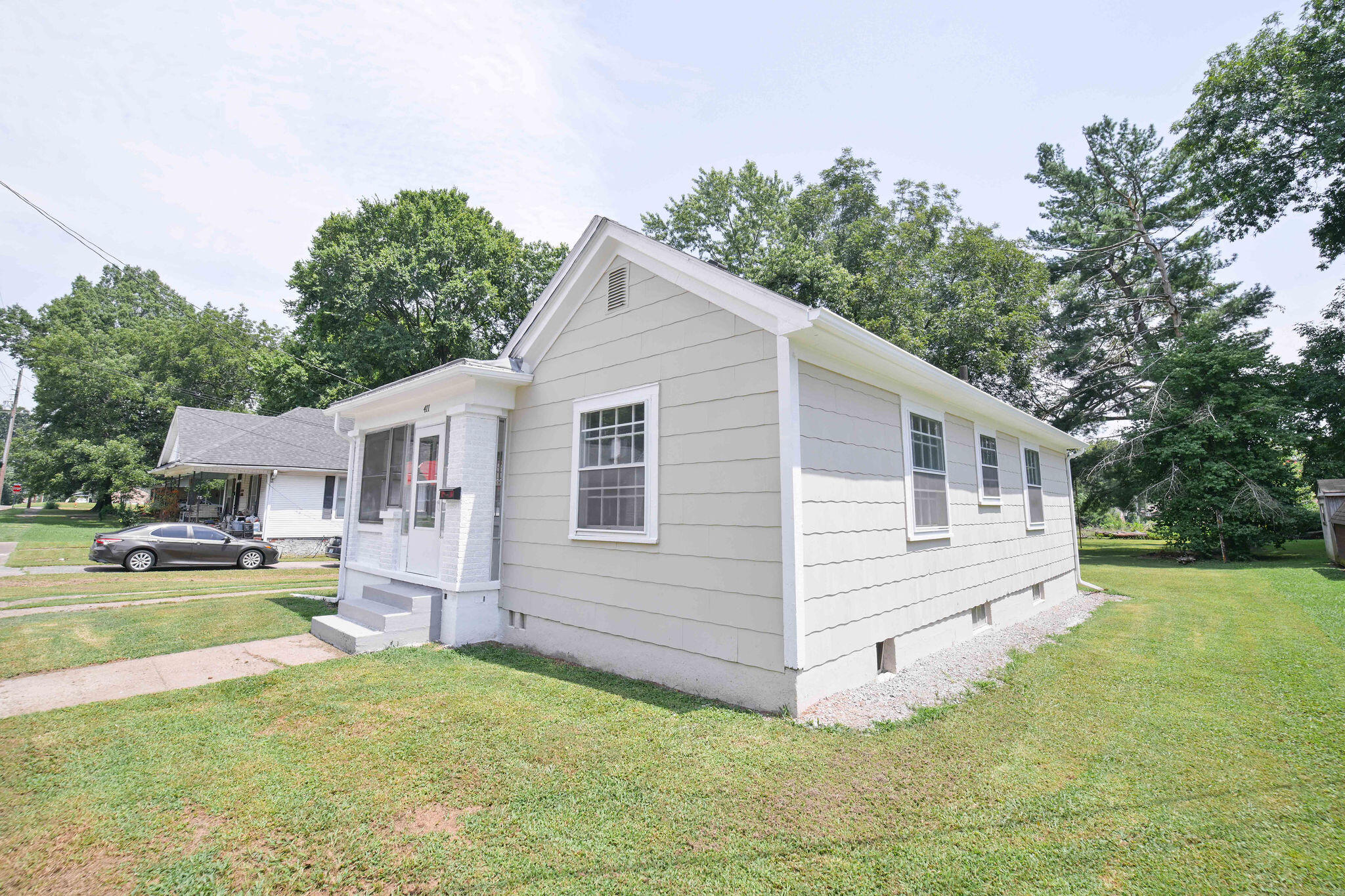411 N College Street Property Photo 4