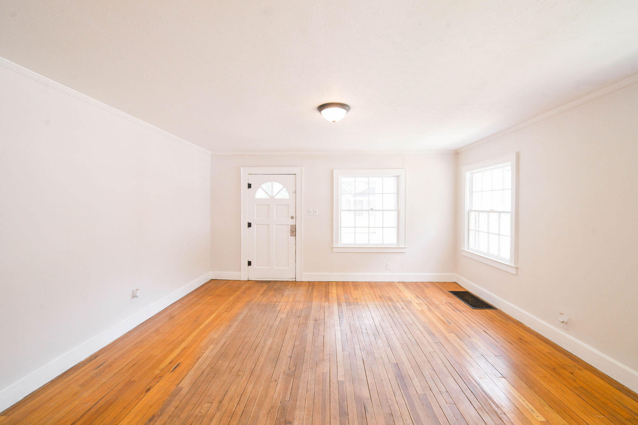 411 N College Street Property Photo 6