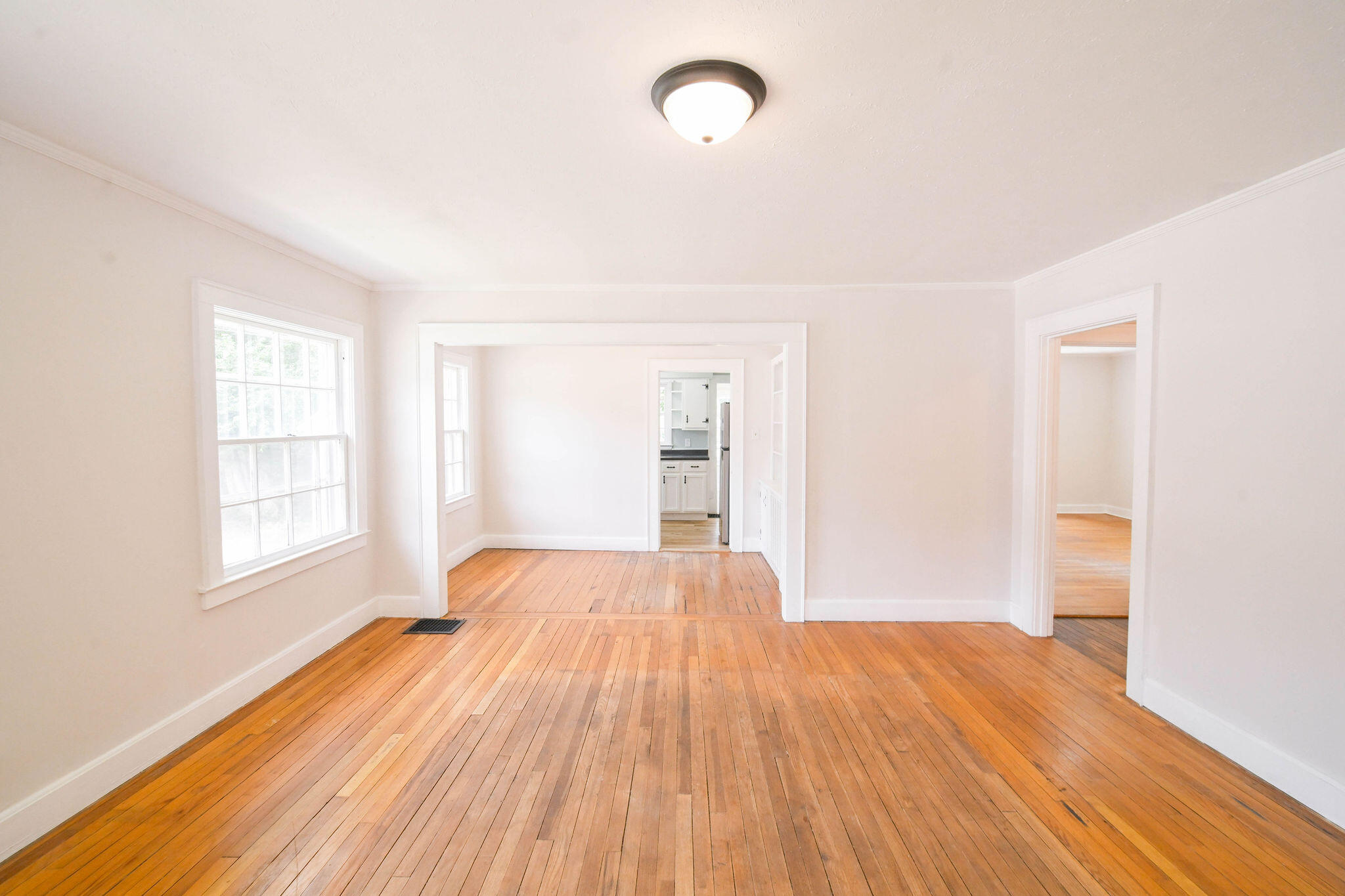 411 N College Street Property Photo 7