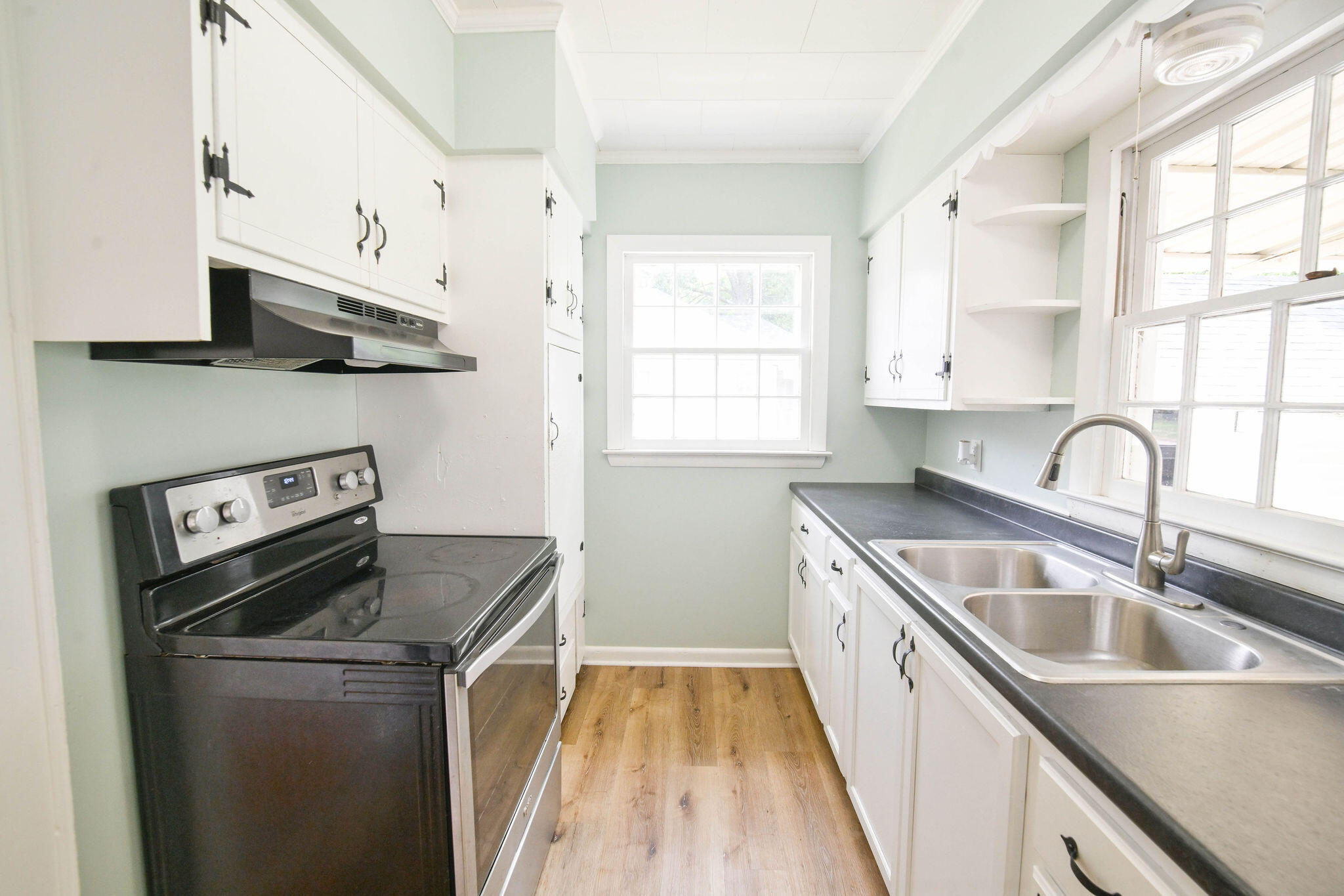 411 N College Street Property Photo 11