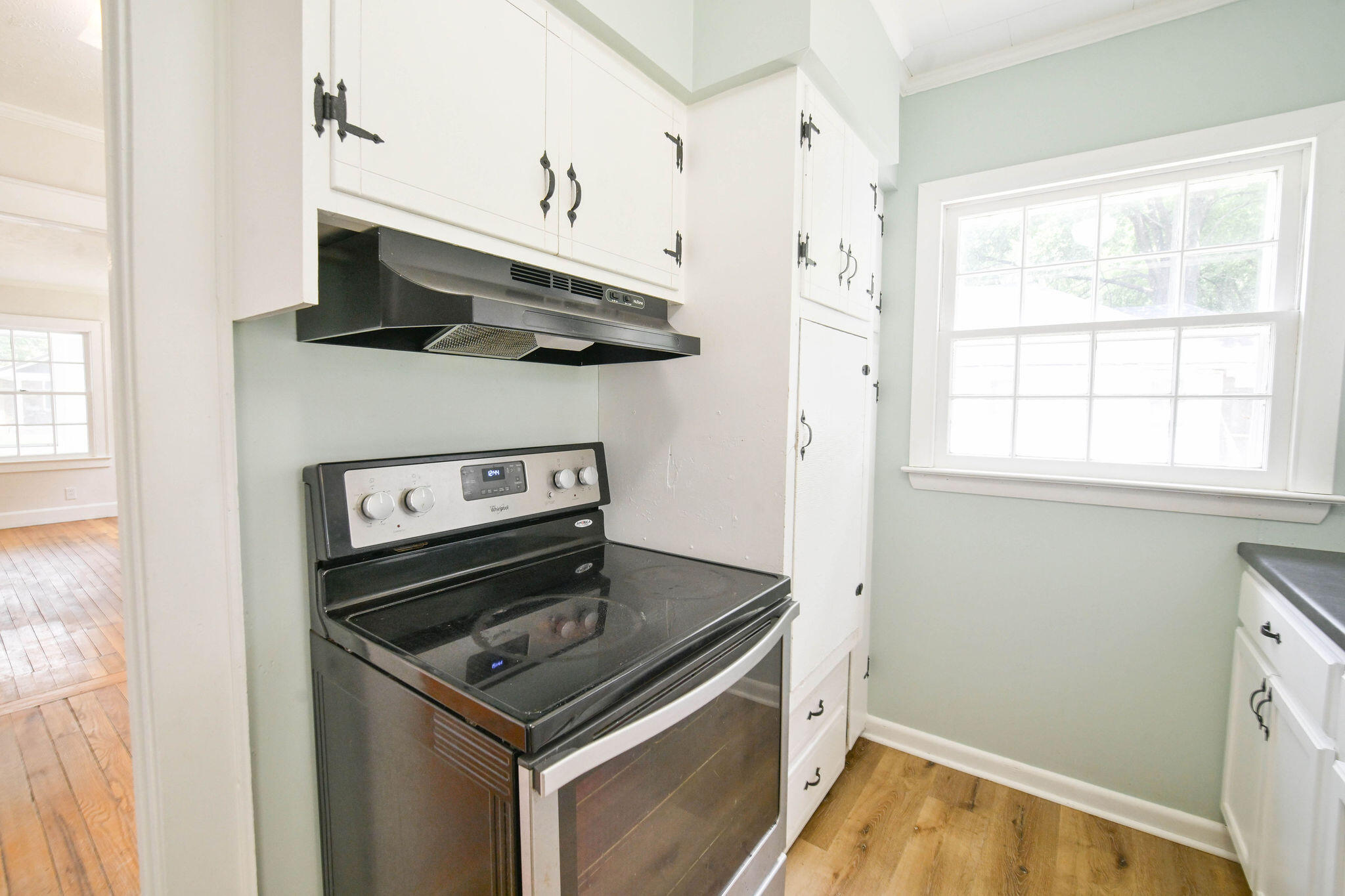 411 N College Street Property Photo 14