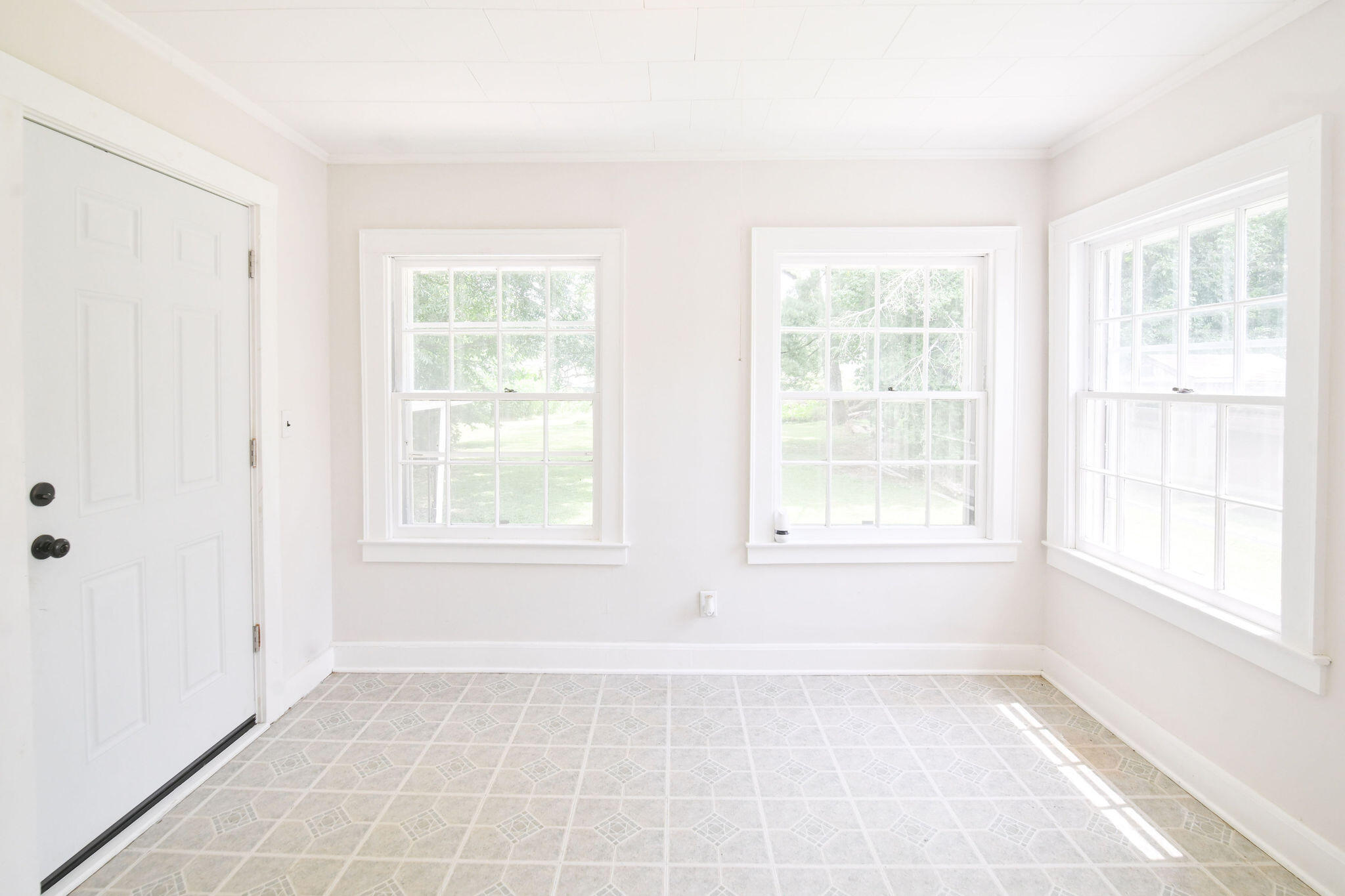 411 N College Street Property Photo 15