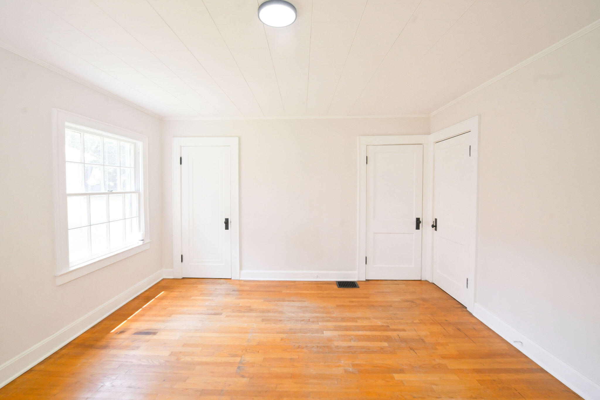 411 N College Street Property Photo 18