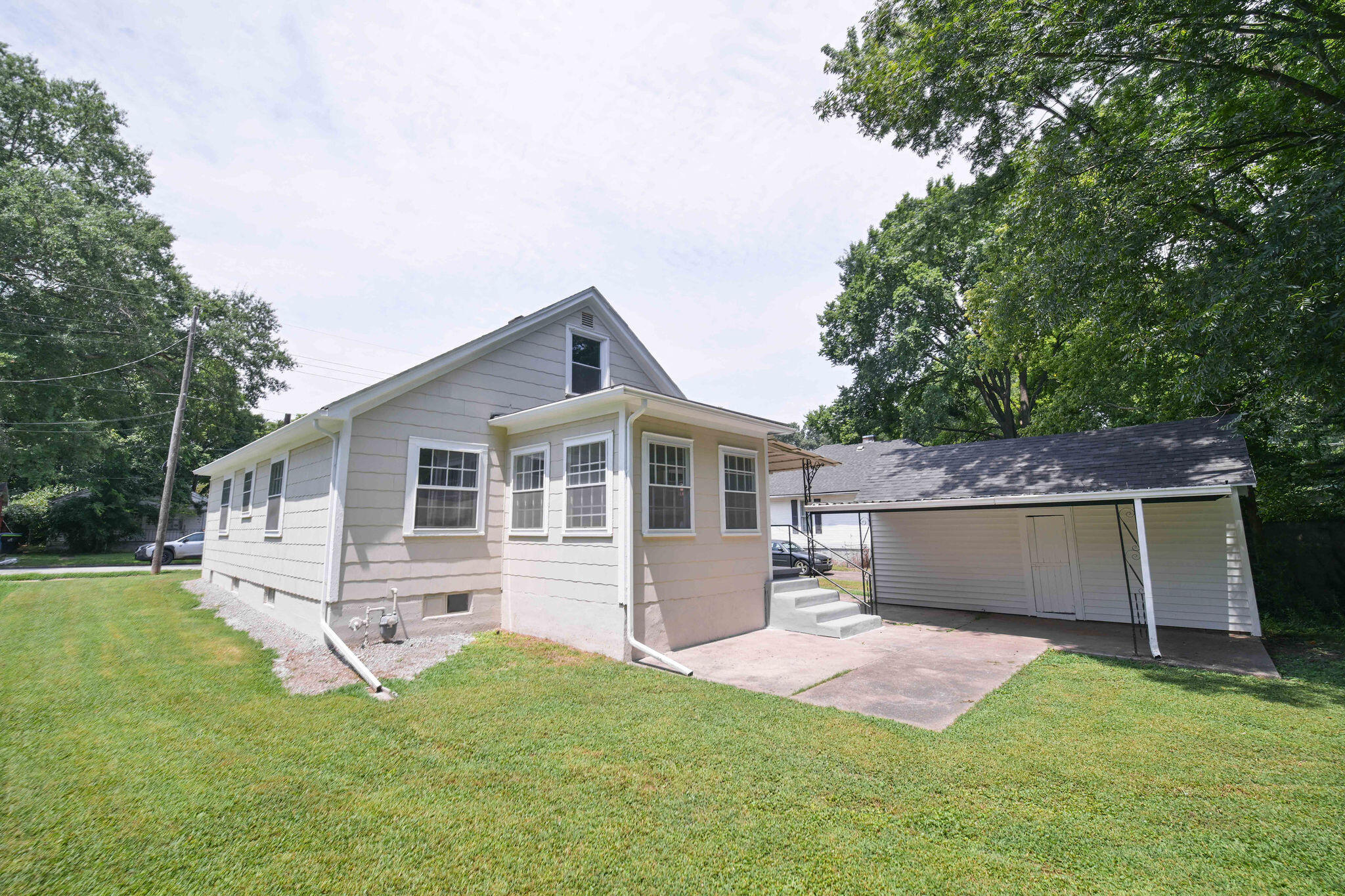 411 N College Street Property Photo 33
