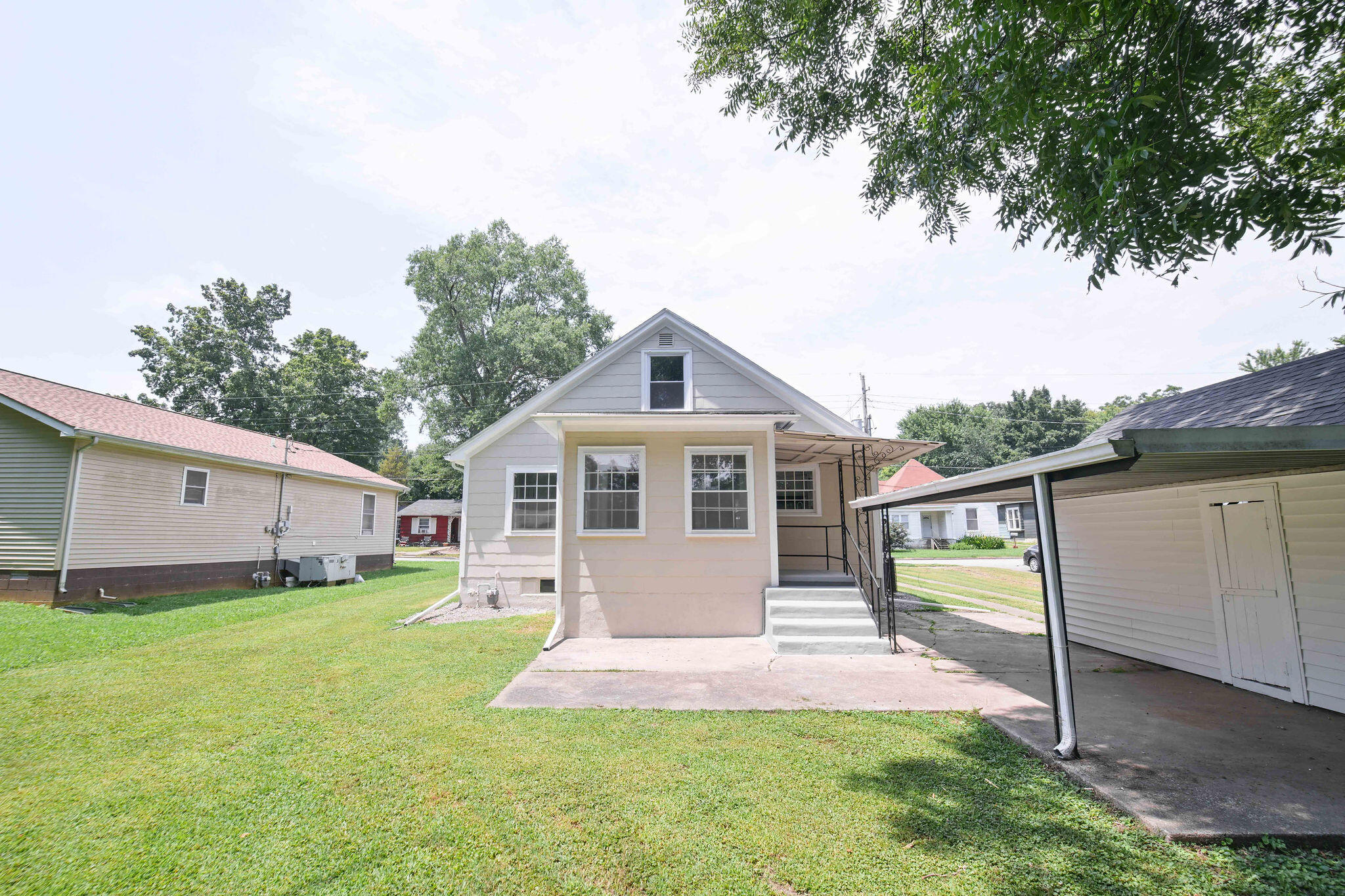 411 N College Street Property Photo 35
