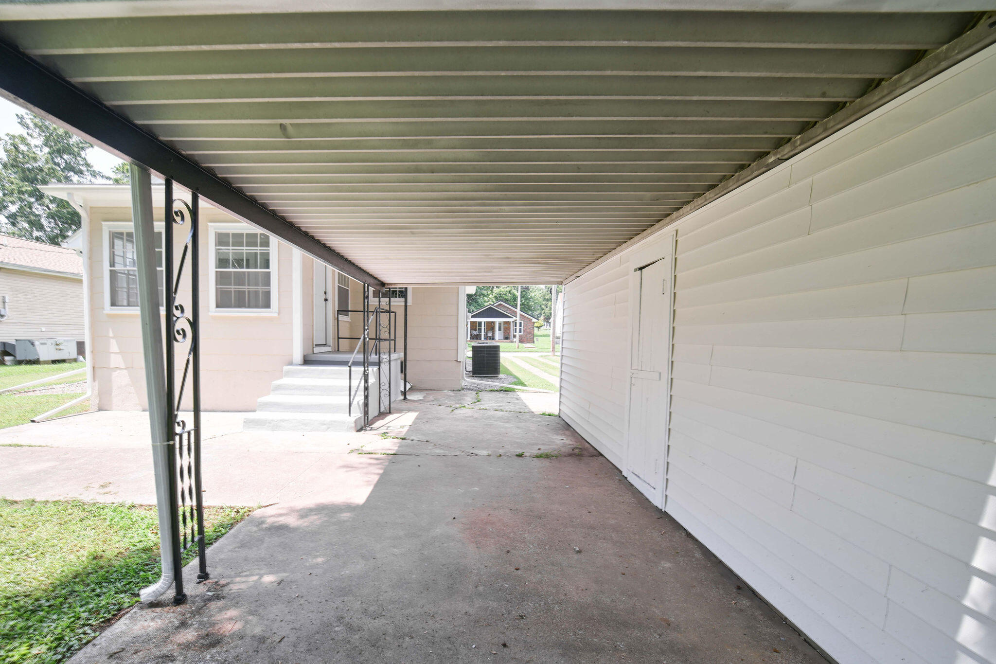 411 N College Street Property Photo 36