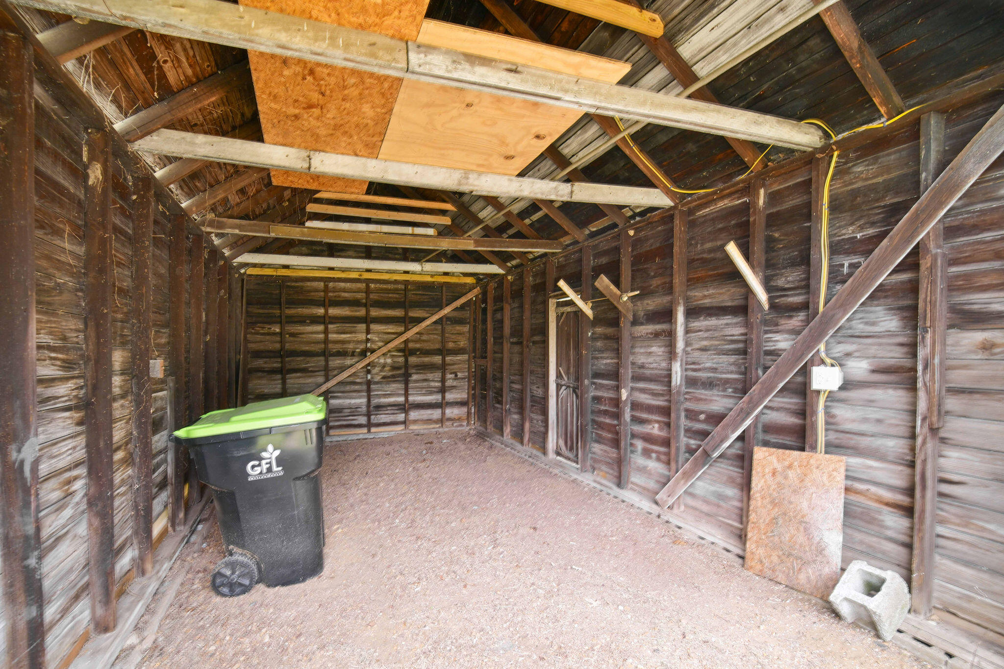 411 N College Street Property Photo 37