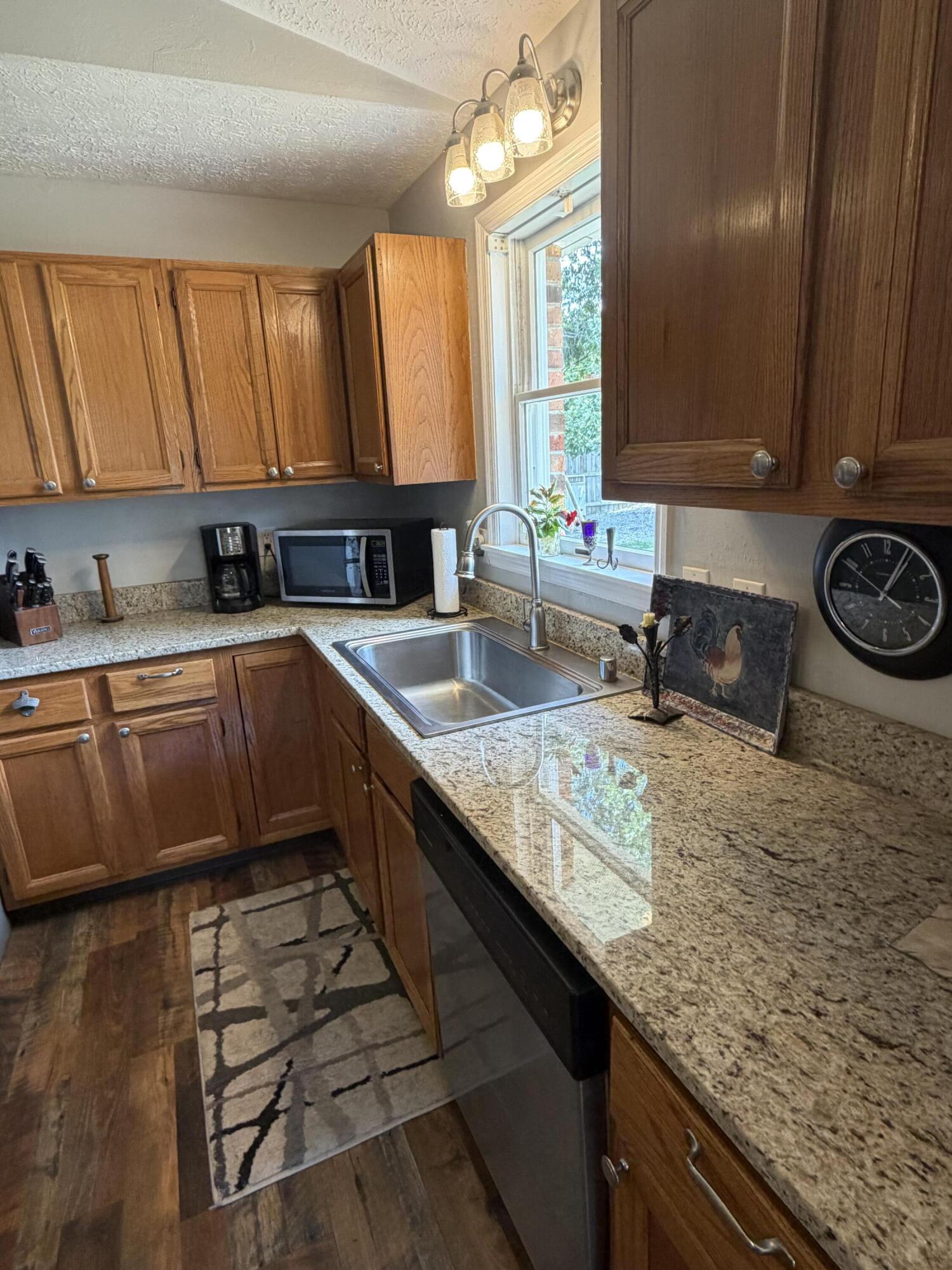 1334 Shun Pike Property Photo 4