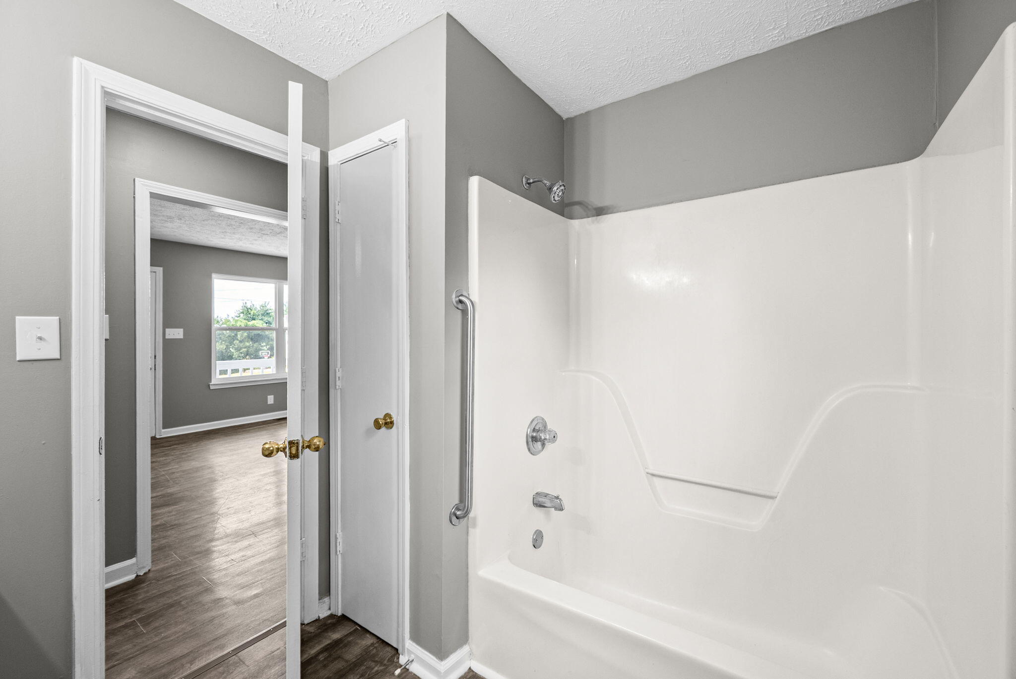 825 Washington Avenue Property Photo 18