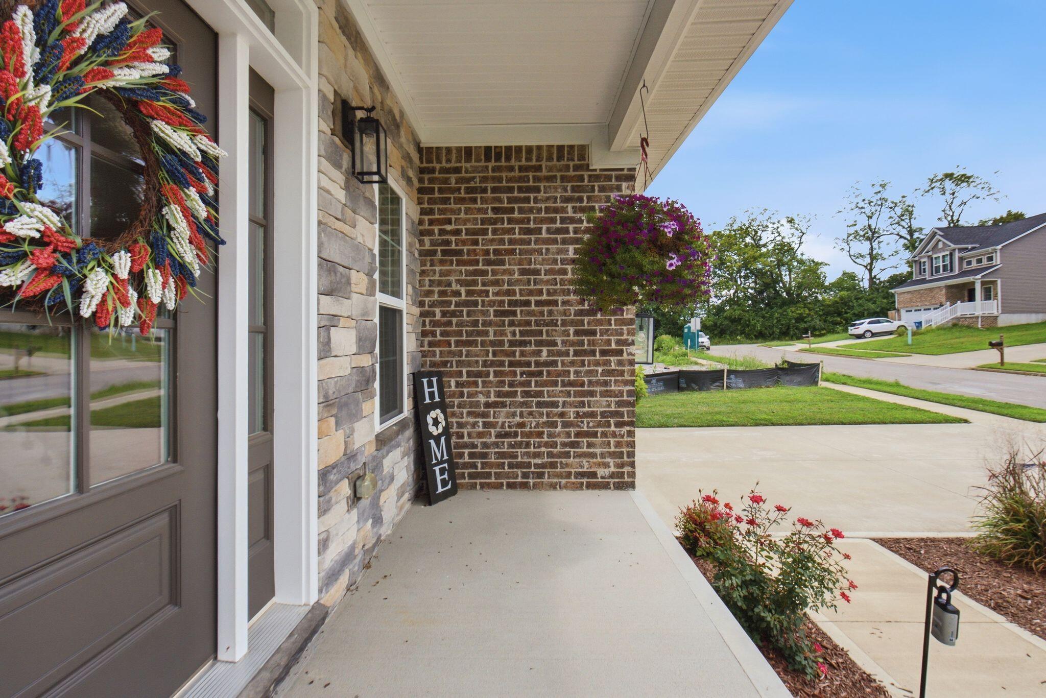 143 Peaceful Landing Property Photo 3