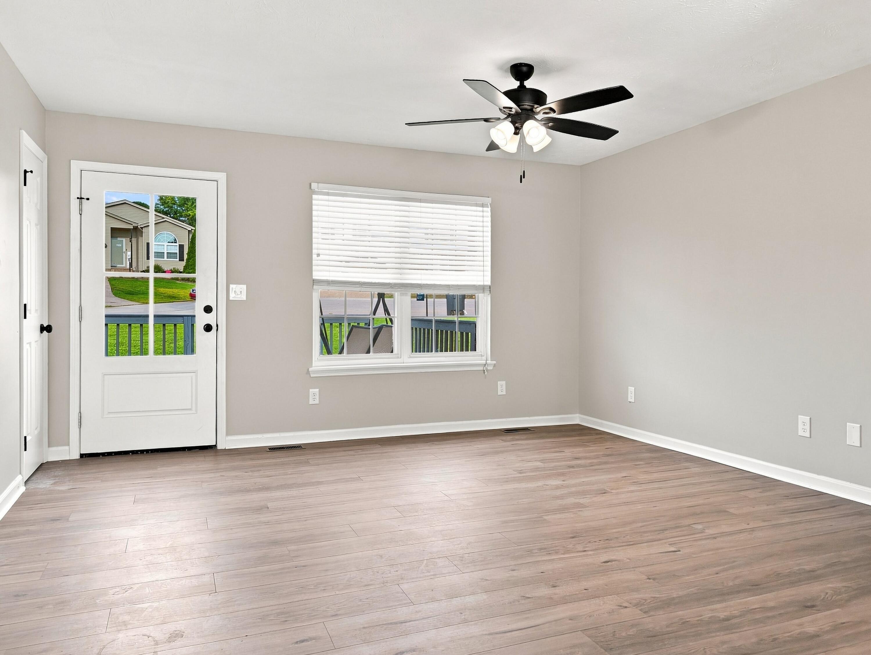 516 Collins Property Photo 5