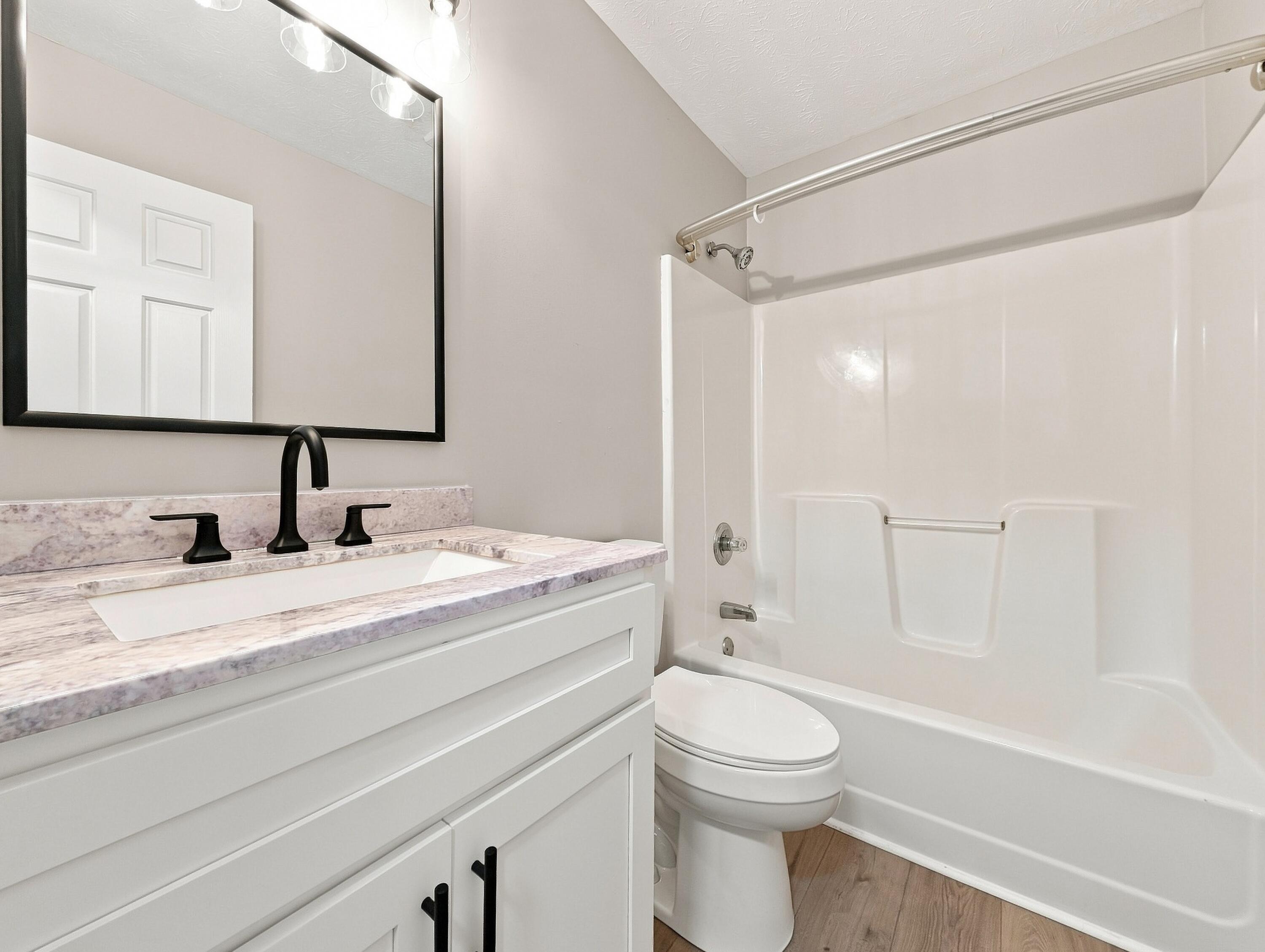 516 Collins Property Photo 29