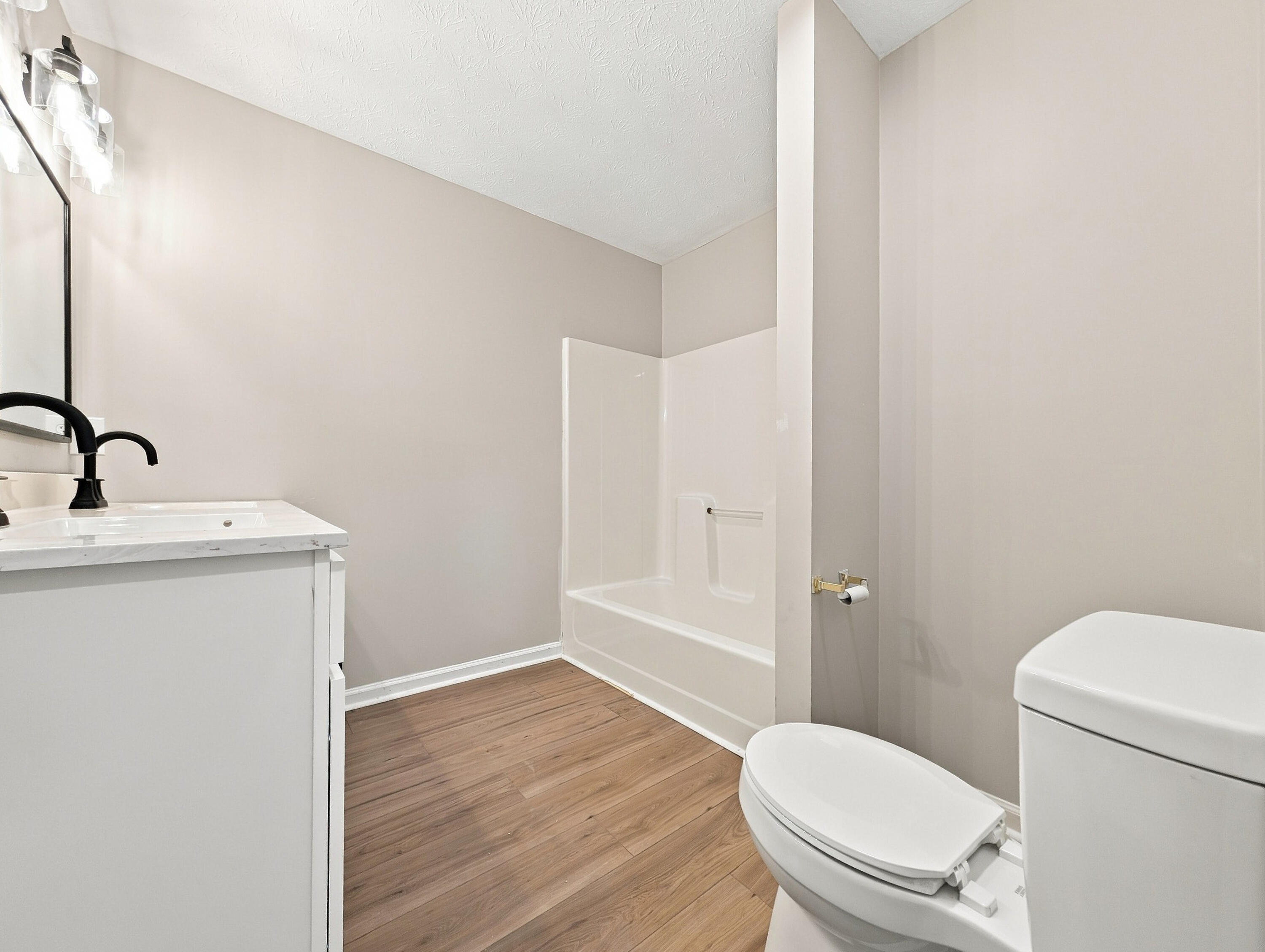 516 Collins Property Photo 36