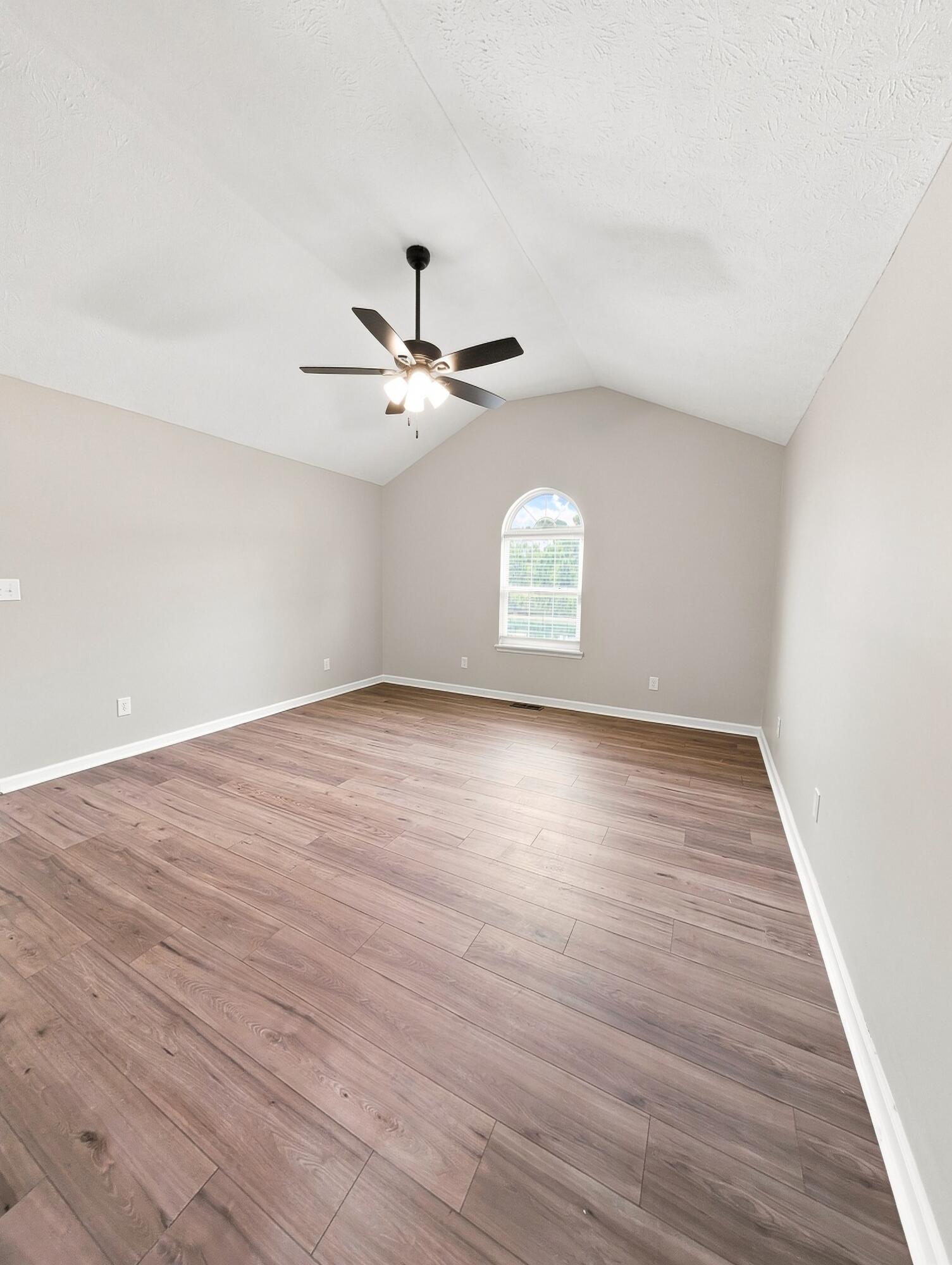 516 Collins Property Photo 38