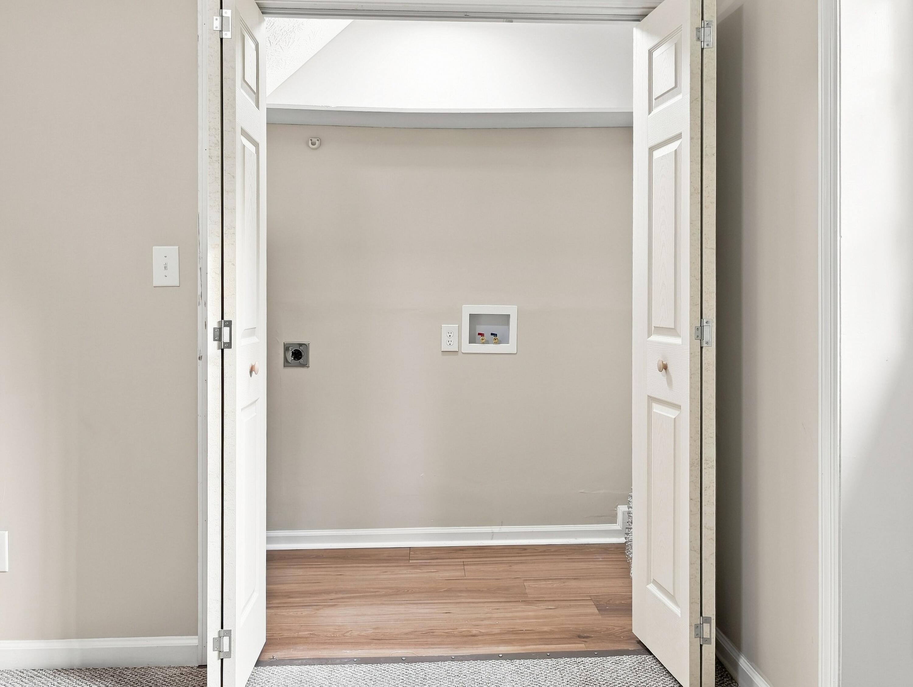516 Collins Property Photo 45
