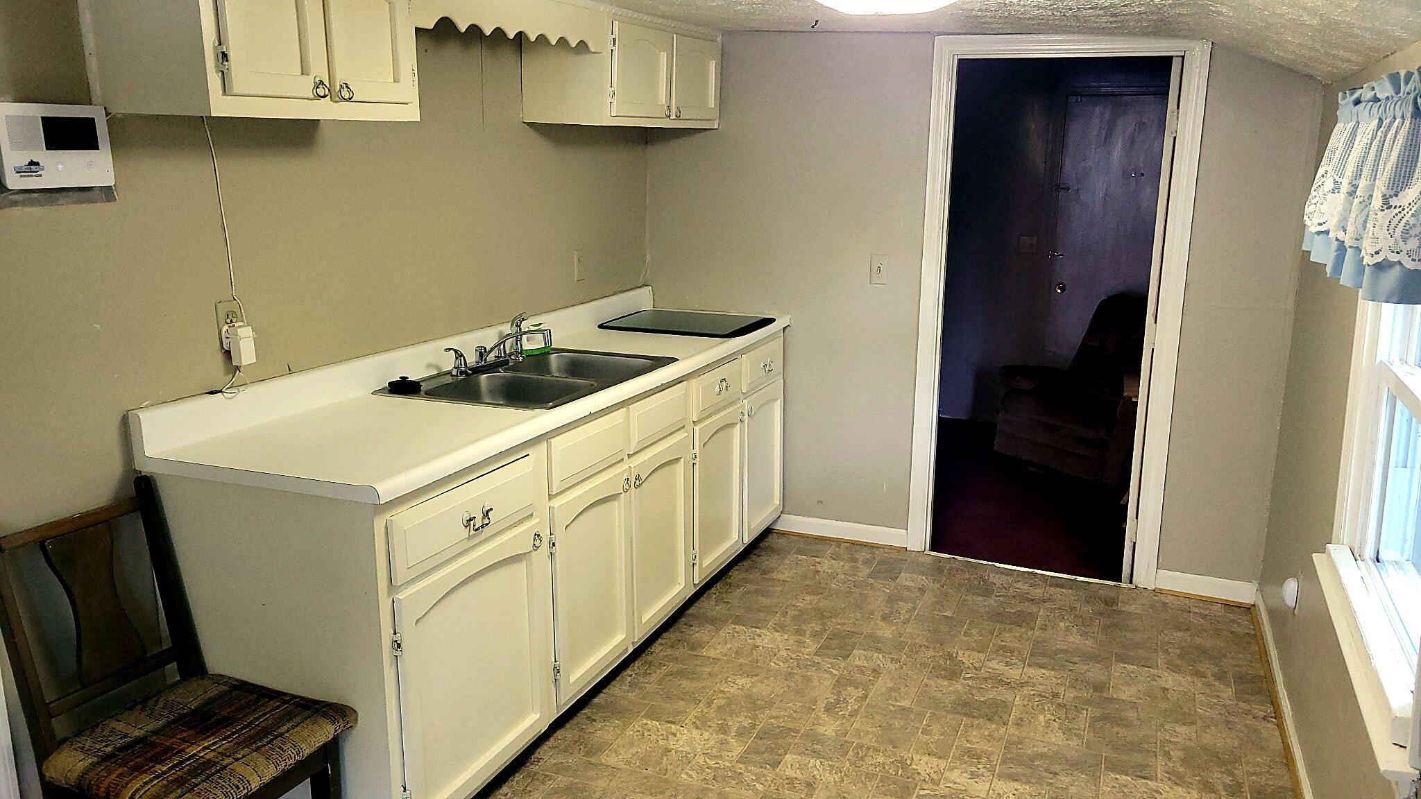 427 Elm Street Property Photo 7