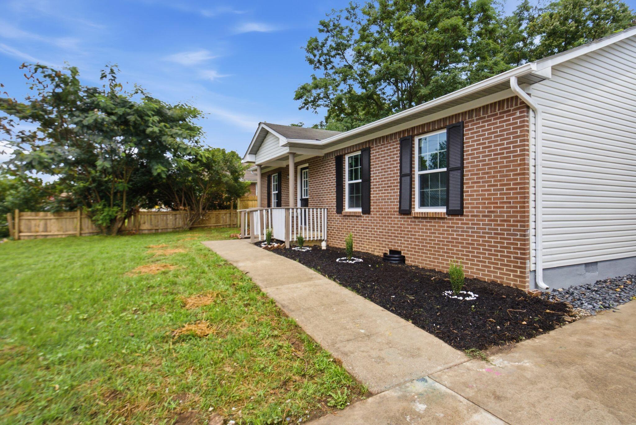 204 Green Street Property Photo 4