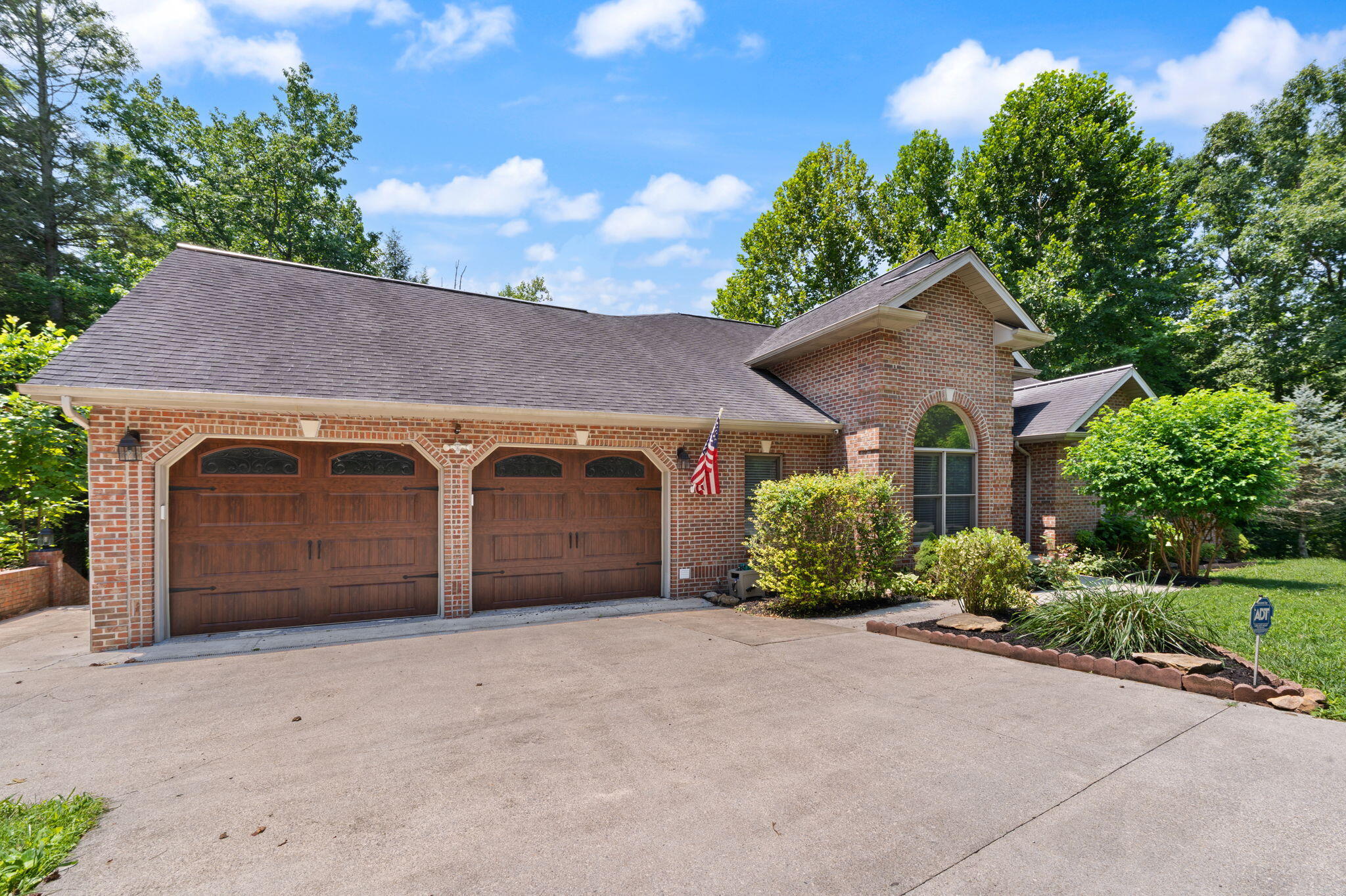 485 River Bend Drive Property Photo 3