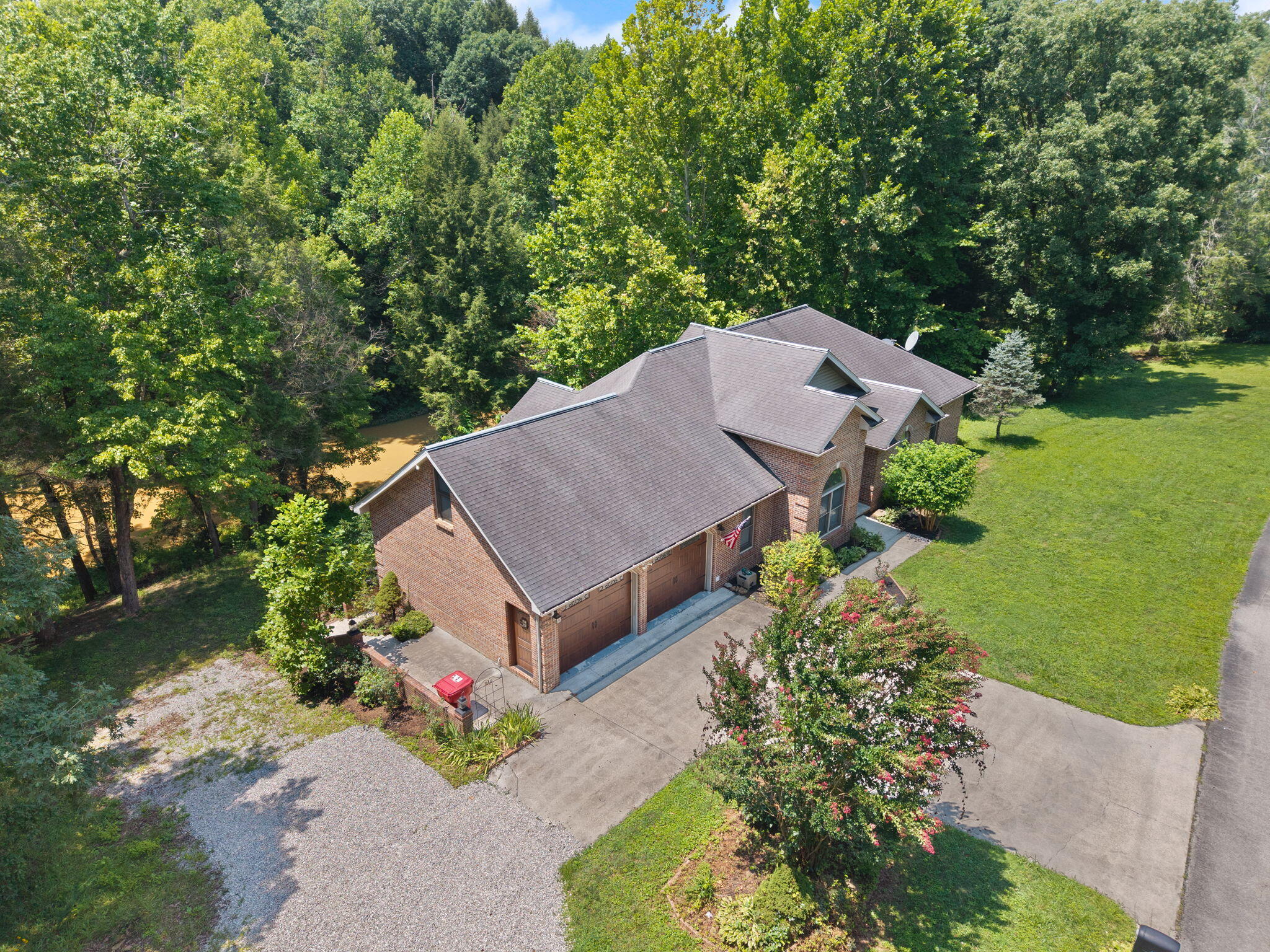 485 River Bend Drive Property Photo 6
