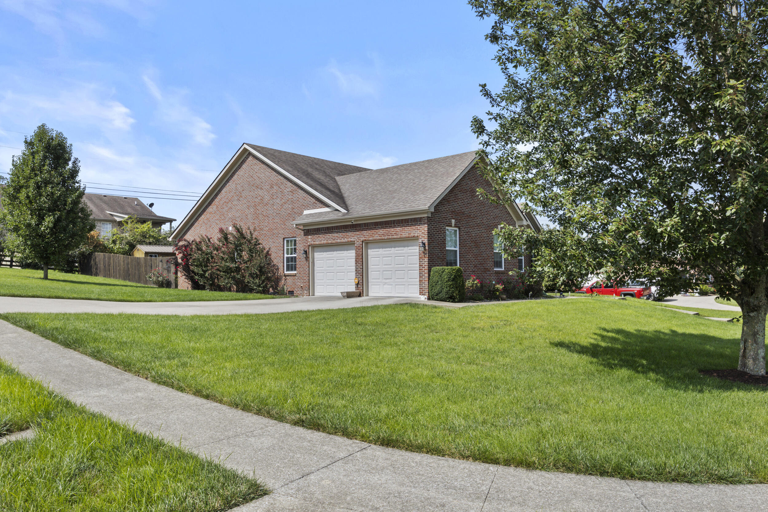 301 Squires Way Property Photo 3