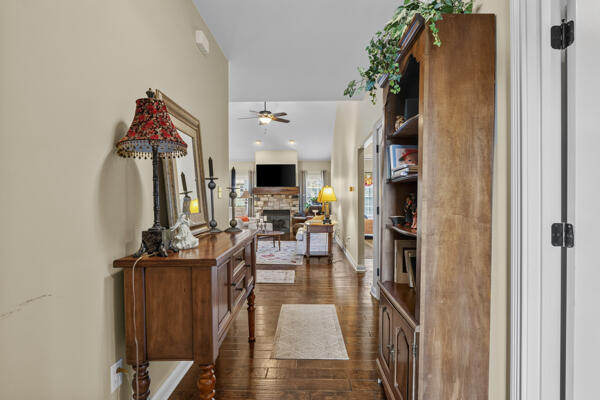 301 Squires Way Property Photo 6